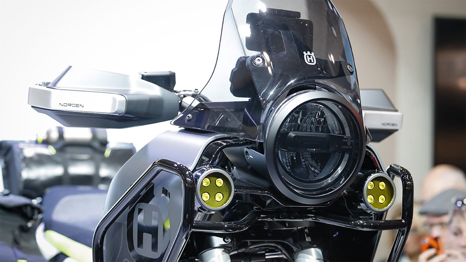 Μπορεί το Norden να φέρει ραντάρ στο εσωτερικό του εμπρός προβολέα;