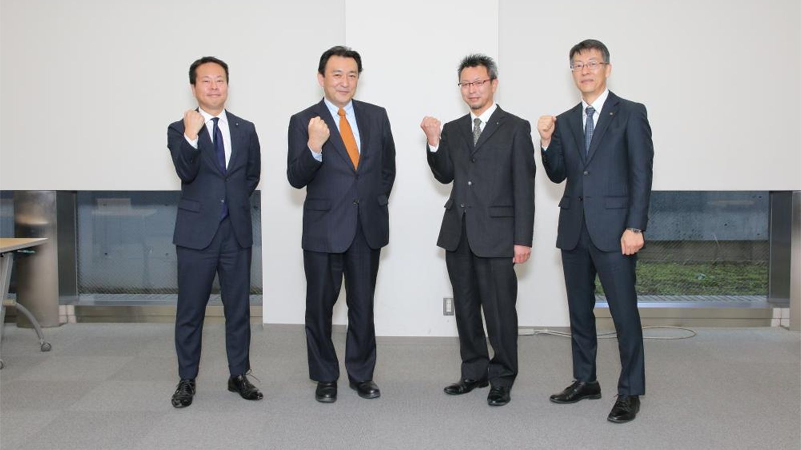 Εκπρόσωποι των 4 Ιαπωνικών εταιρειών μοτοσυκλετών σε αναμνηστική φωτογραφία.