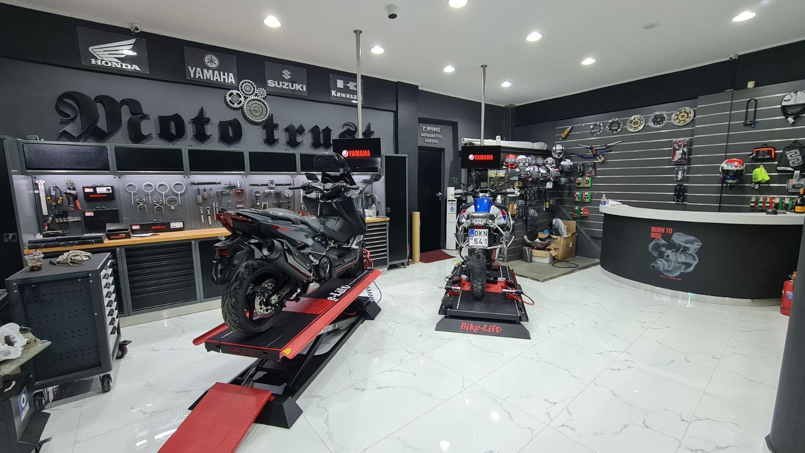 Moto Trust: Ανακαινισμένοι χώροι για μια διαφορετική εμπειρία service