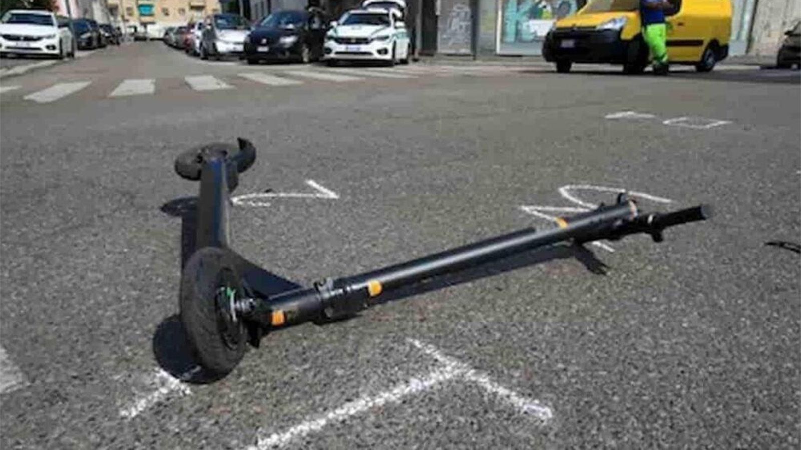 Τους κινδύνους από την αλόγιστη χρήση των ηλεκτρικών πατινιών επισημαίνουν ειδησεογραφικά μέσα από την Ιταλία.