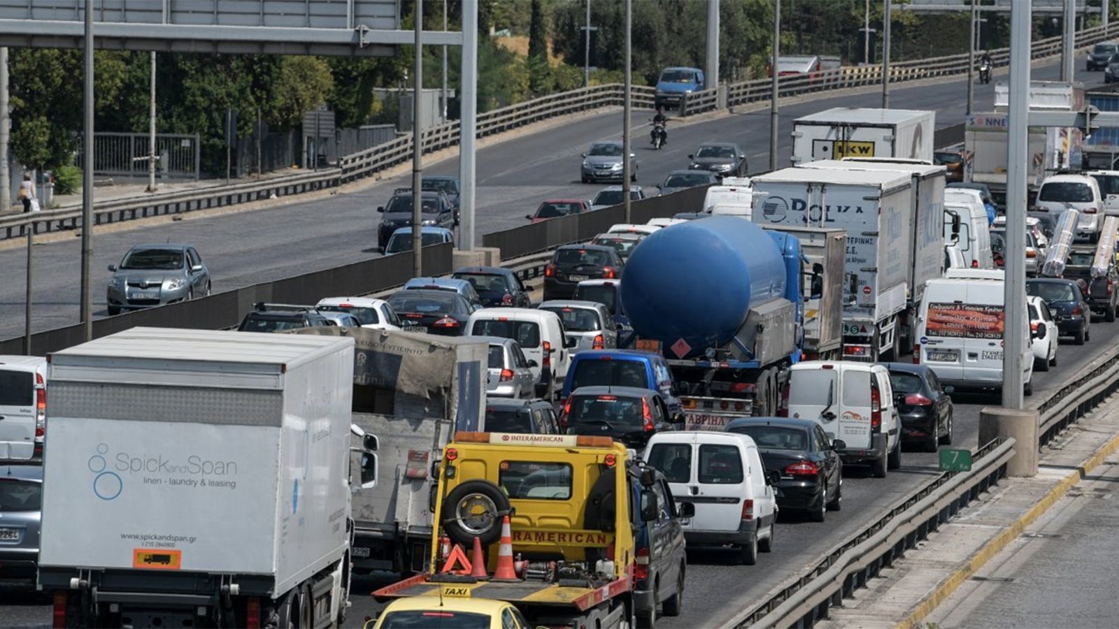 Τρελό μποτιλιάρισμα στην Εθνική σήμερα – Αυτός είναι ο λόγος