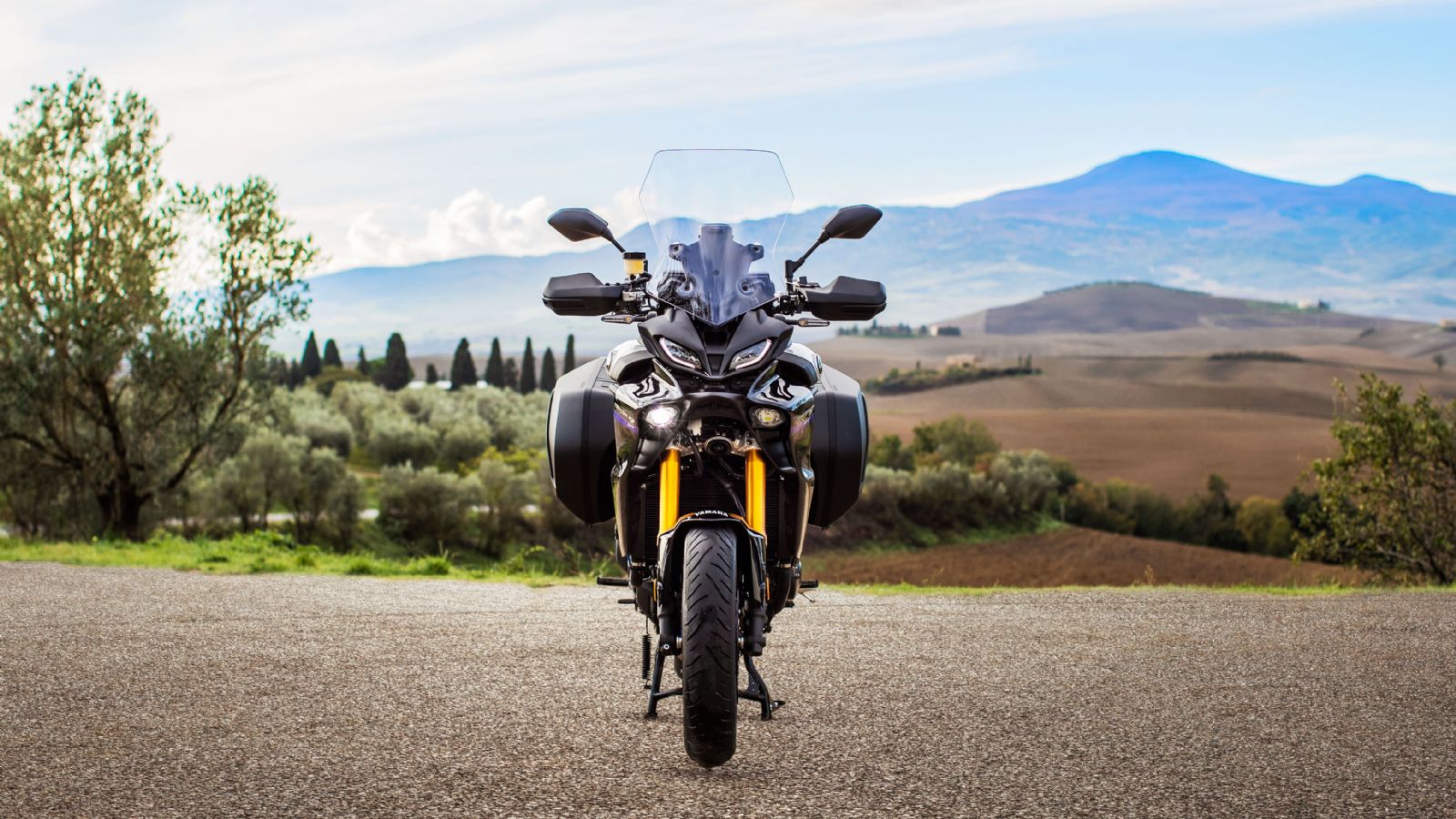 Πιο σύγχρονη, πιο σπορ αλλά ταυτόχρονα και πιο τουριστική, η εμφάνιση του νέουTracer 9 δεν περνά απαρατήρητη 