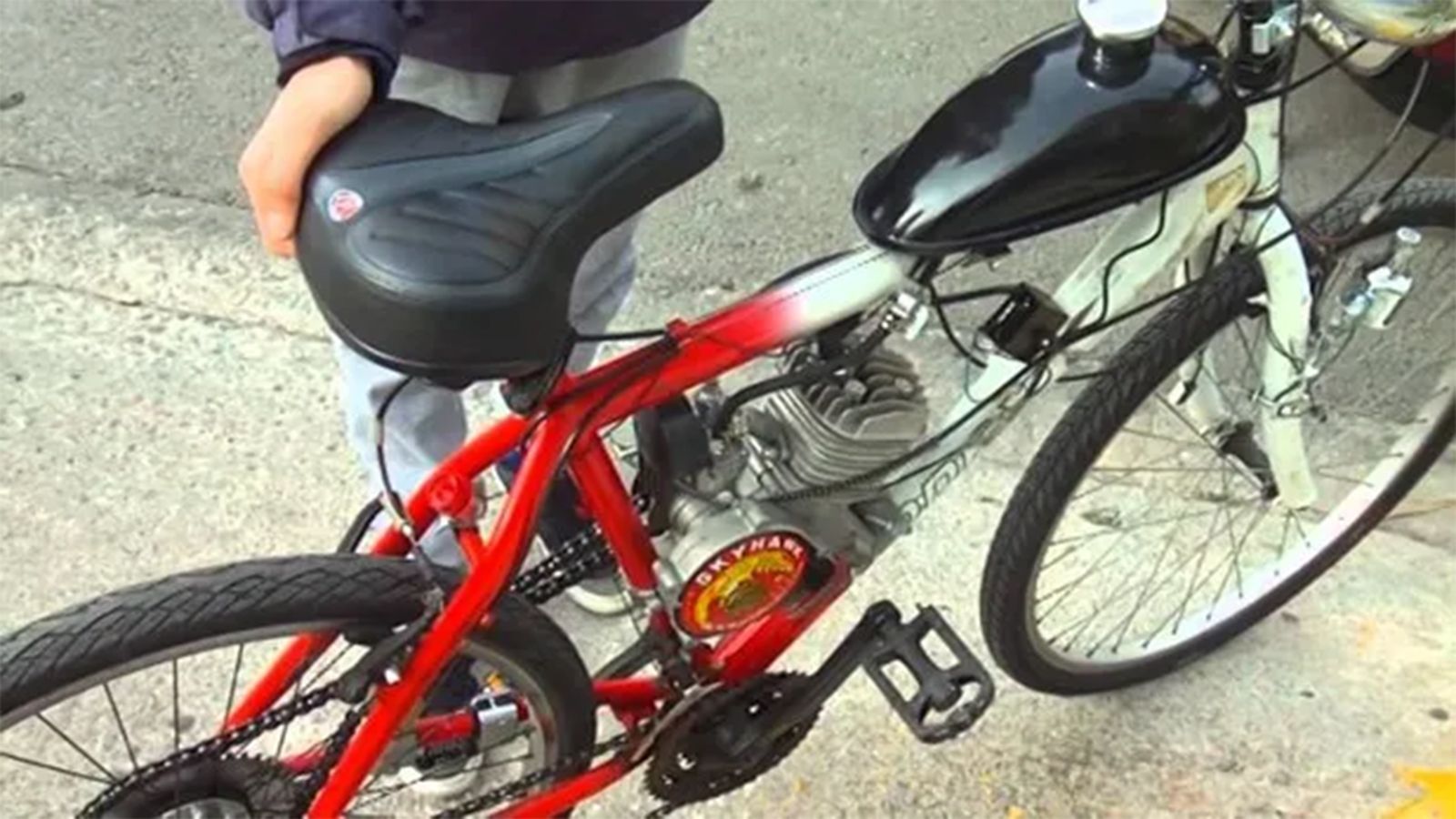 Έκανε το ποδήλατο... μηχανάκι και τον μπουζουριάσανε!