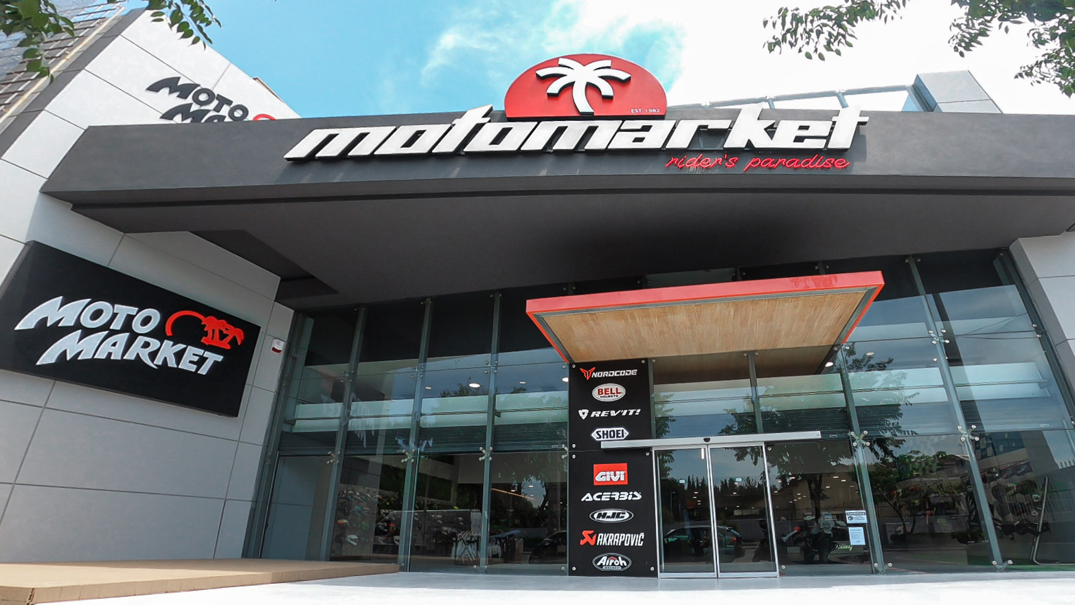 Moto Market: Νέο κατάστημα - κόσμημα στη Θεσσαλονίκη