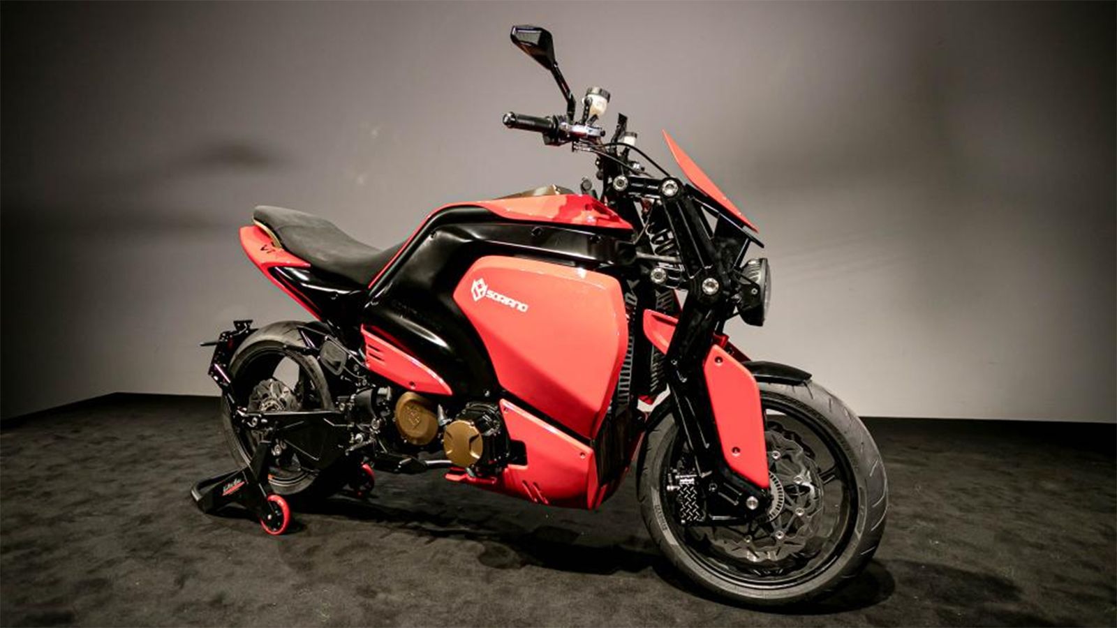 H Soriano Giaguaro στην VAR έκδοση - Προσέξτε το εναλλακτικό μπροστινό σύστημα ανάρτησης...