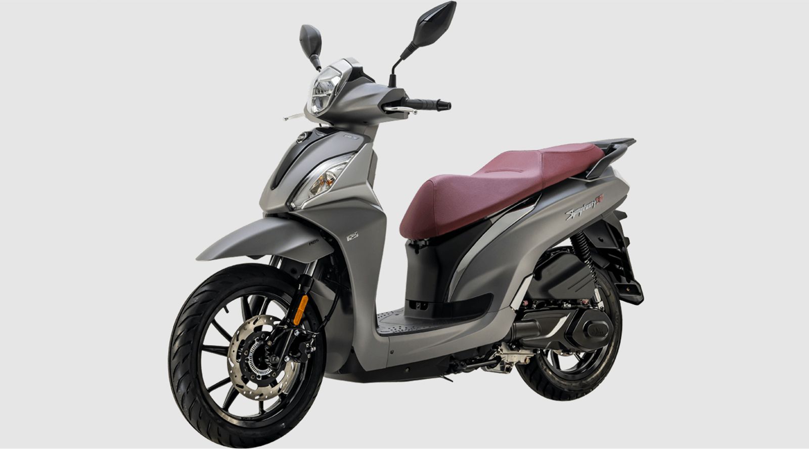 To SYM Symphony ST200 δείχνει να διεκδικεί δυναμικά την πρωτιά στις ταξινομήσεις scooters για το 2021.