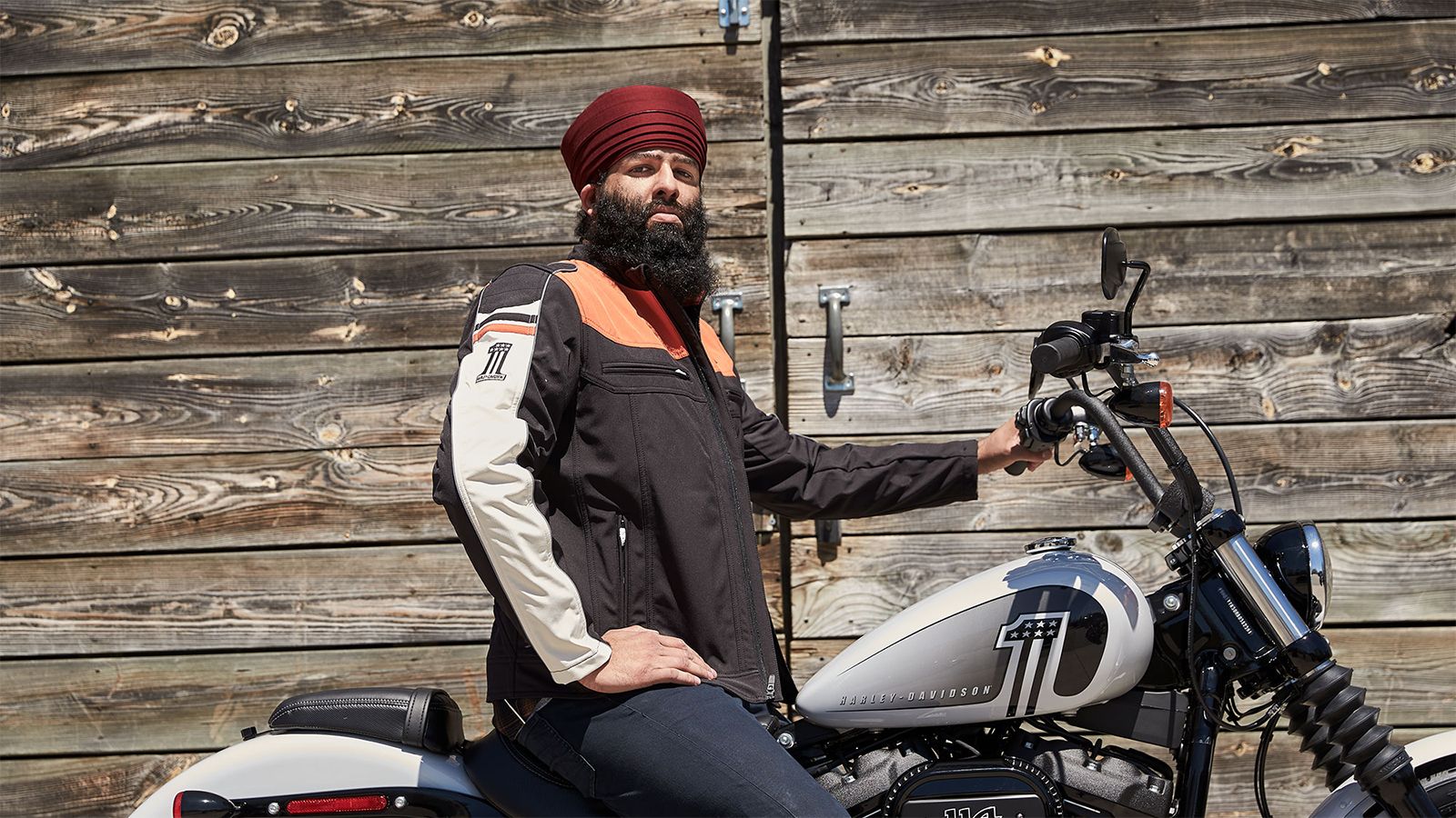 Αναβάτης που φορά το Tough Turban