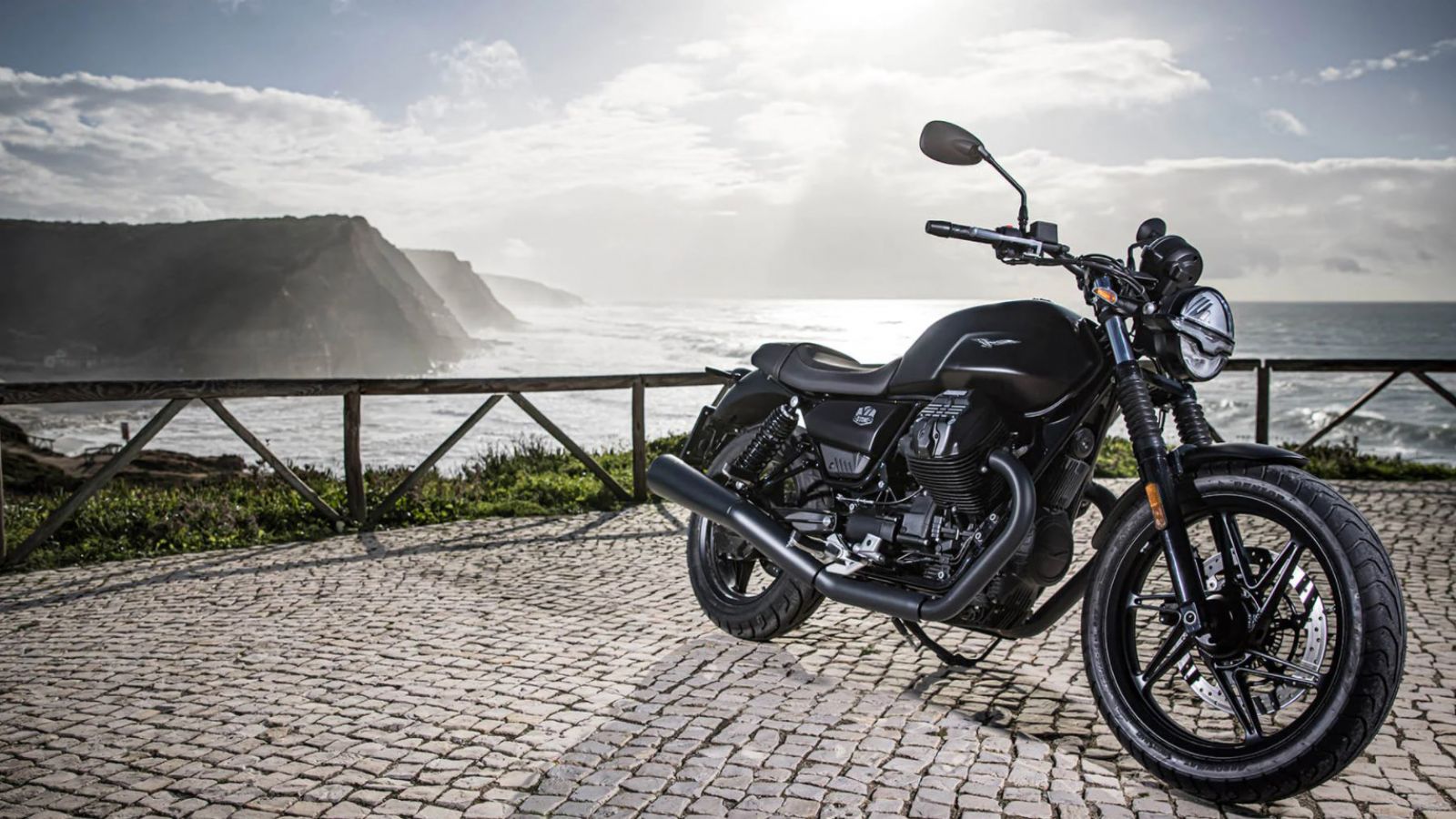 Ετοιμοπαράδοτο το Moto Guzzi V7 του 2021