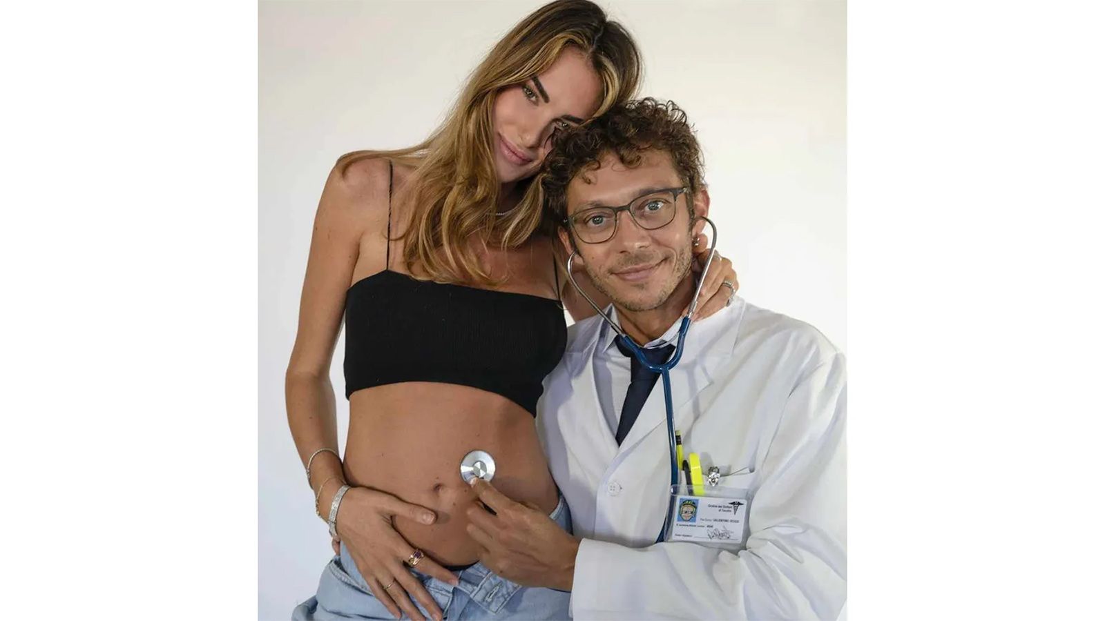 Νέα καθήκοντα, νέες περιπέτειες. «Ευτυχώς είναι κορίτσι και δεν κινδυνεύω με συμμετοχή της στο MotoGP» δήλωσε γελώντας ο Rossi.