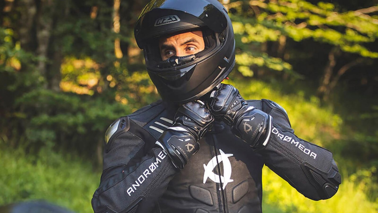 “Δερμάτινη” φόρμα για... vegan