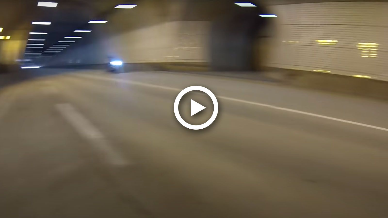 VIDEO: Η ανατριχιαστική «κραυγή» μιας μοτοσυκλέτας σε τούνελ