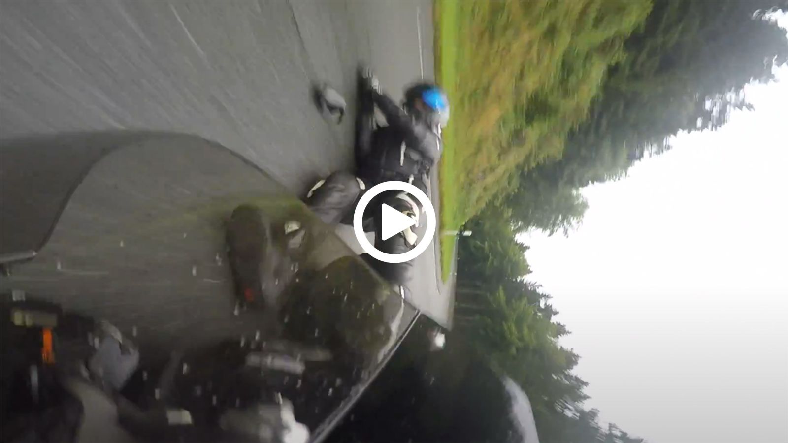 VIDEO: Ένα γλίστρημα του κατέστρεψε την βόλτα