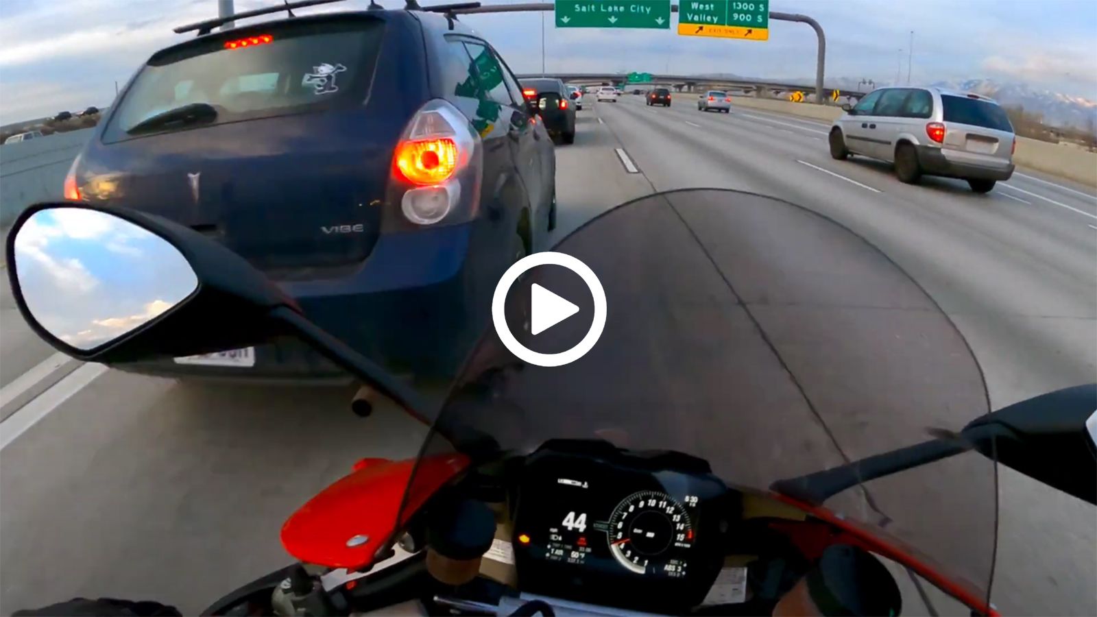 VIDEO: Παραλίγο να τρακάρει από το check engine!