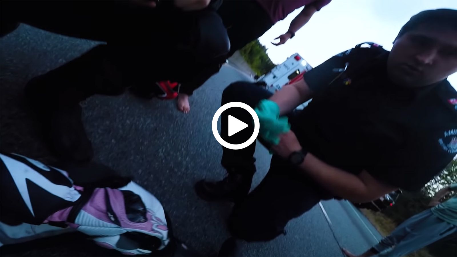 VIDEO: Τα πρώτα λεπτά μετά από σχεδόν θανατηφόρα πτώση