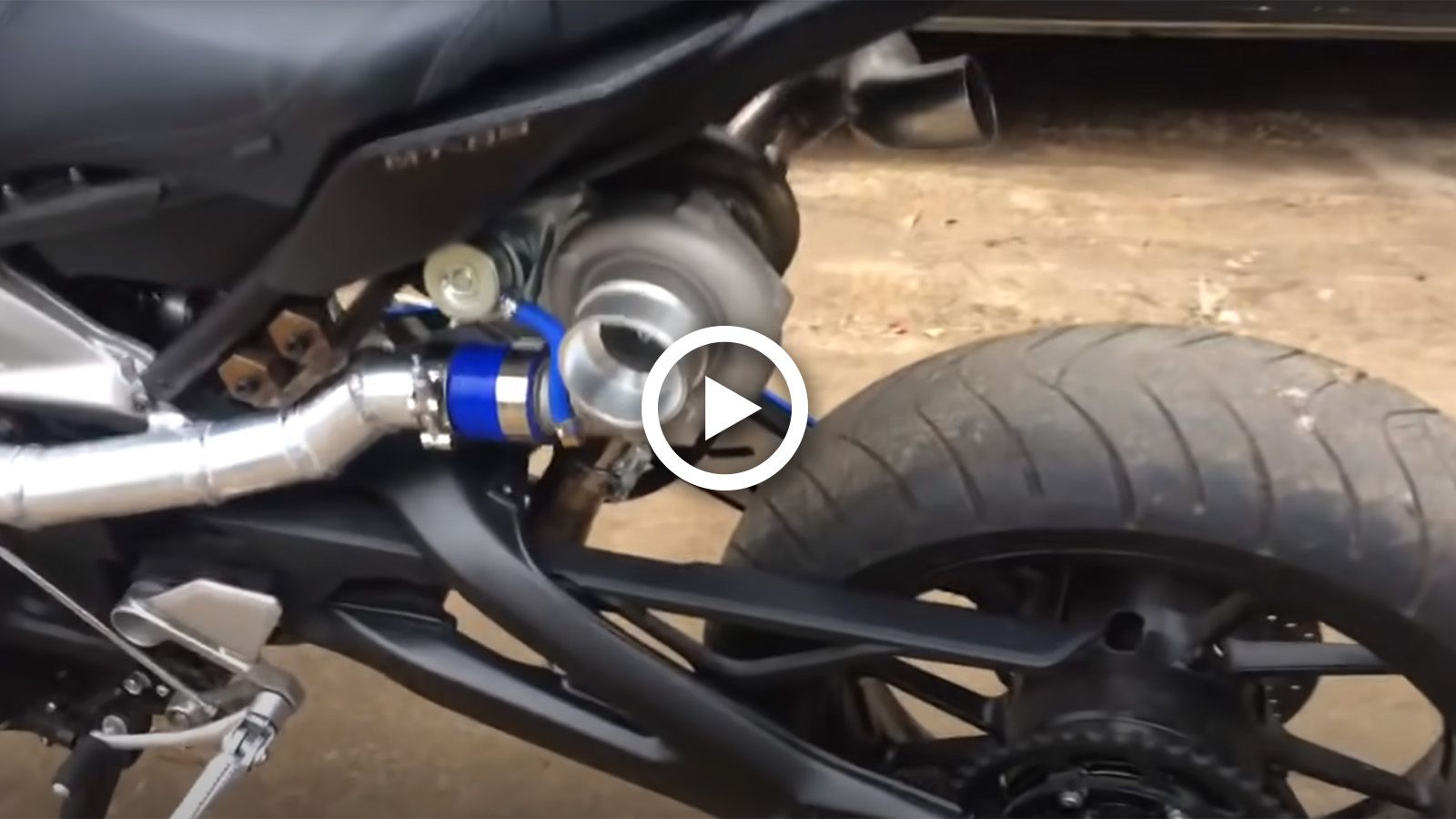 VIDEO: Ένα MT-09 με την τουρμπίνα στα... σκέλια