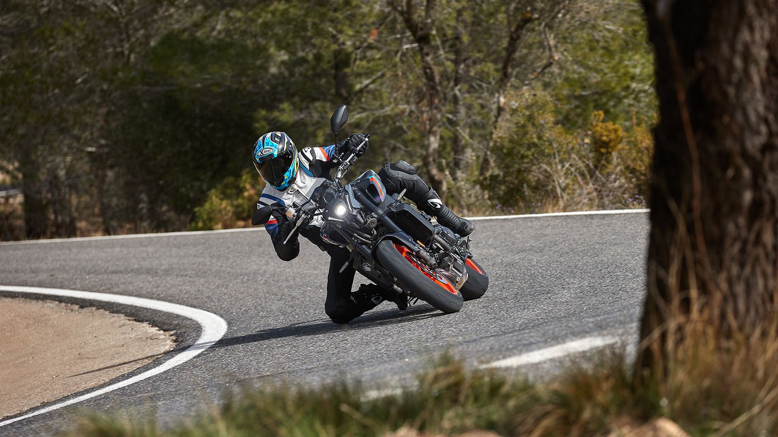 Η εξαιρετική άσφαλτος της Ισπανίας έβαλε το δικό της λιθαράκι για φωτογραφίες όπως αυτή...