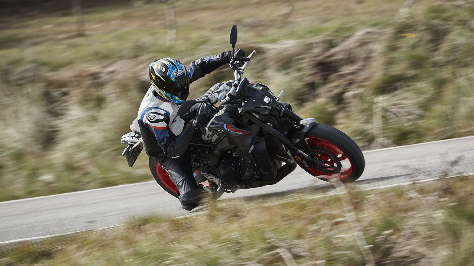 Ο μοναδικός σπορ χαρακτήρας του MT-09 ενισχύεται ακόμα περισσότερο στο μοντέλο του 2021. 