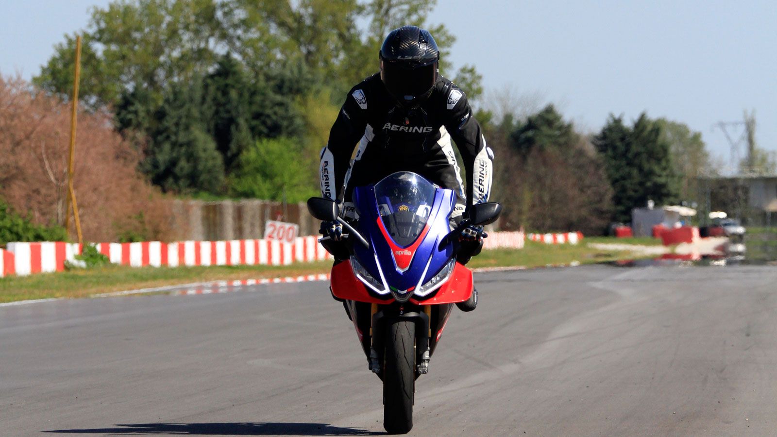 Aprilia RSV4 Factory 2022 - Test	