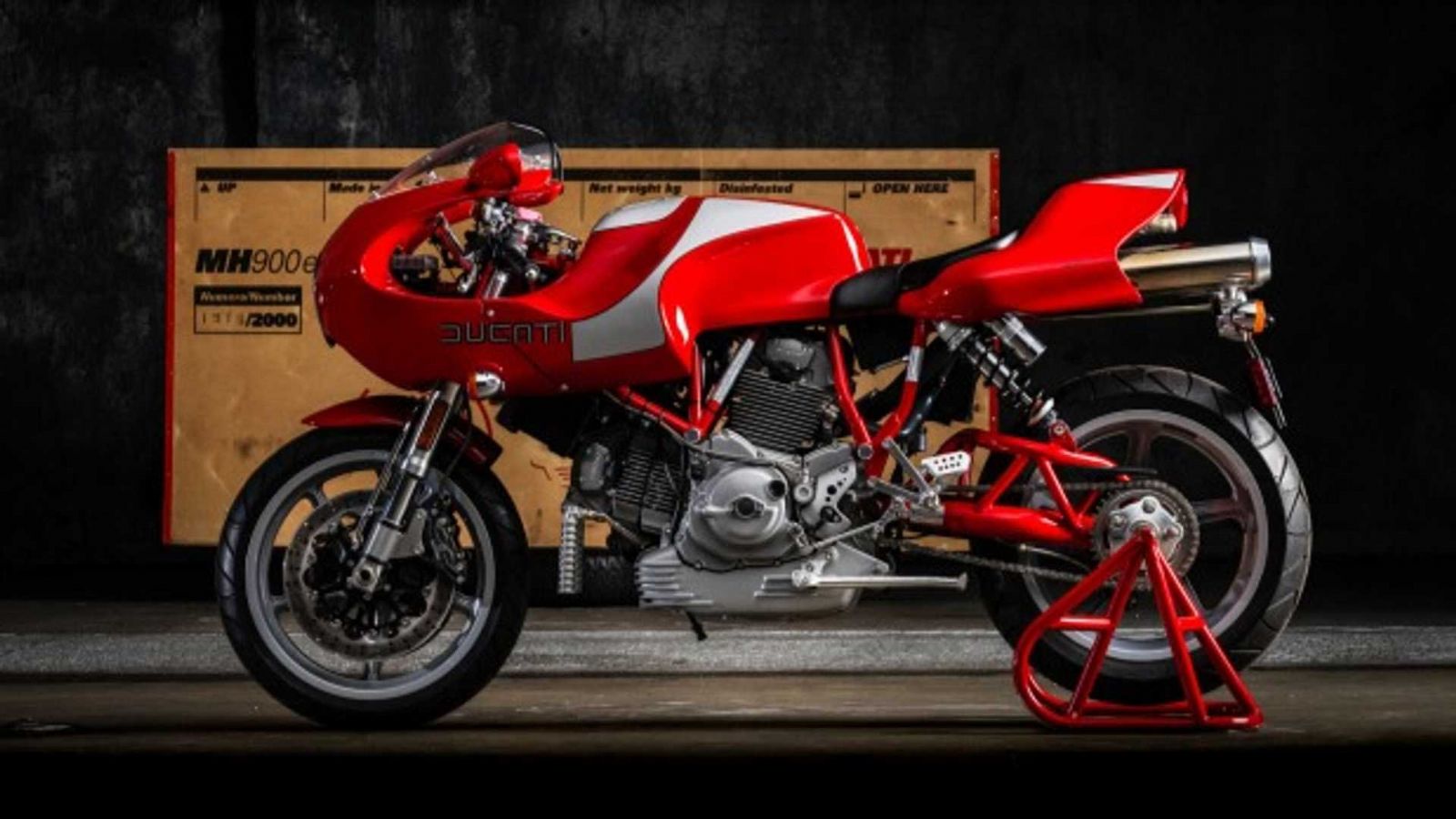 Σπάνια Ducati MH900e βρέθηκε στο κουτί της