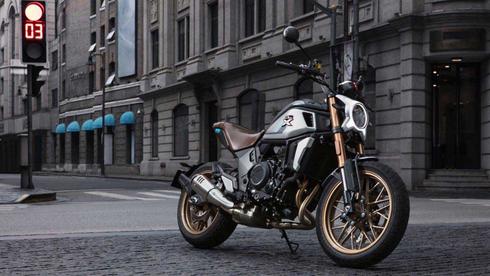 CFMOTO 700CL-X Heritage: Προσφορά σε ετοιμοπαράδοτα μοντέλα