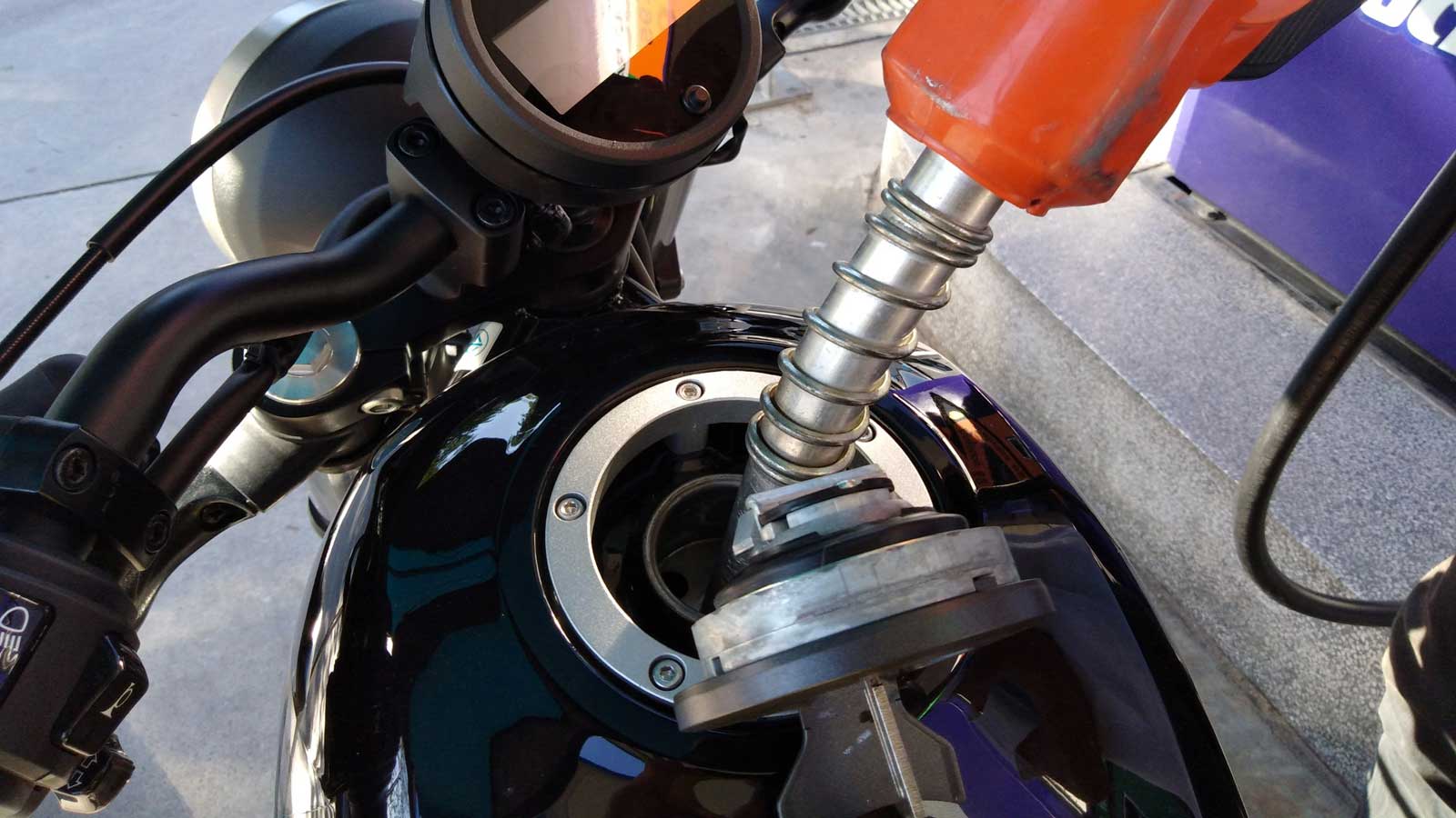 Απαγόρευση κινητήρων καύσης 2035 – Βιοκαύσιμα εξετάζει η ΕΕ