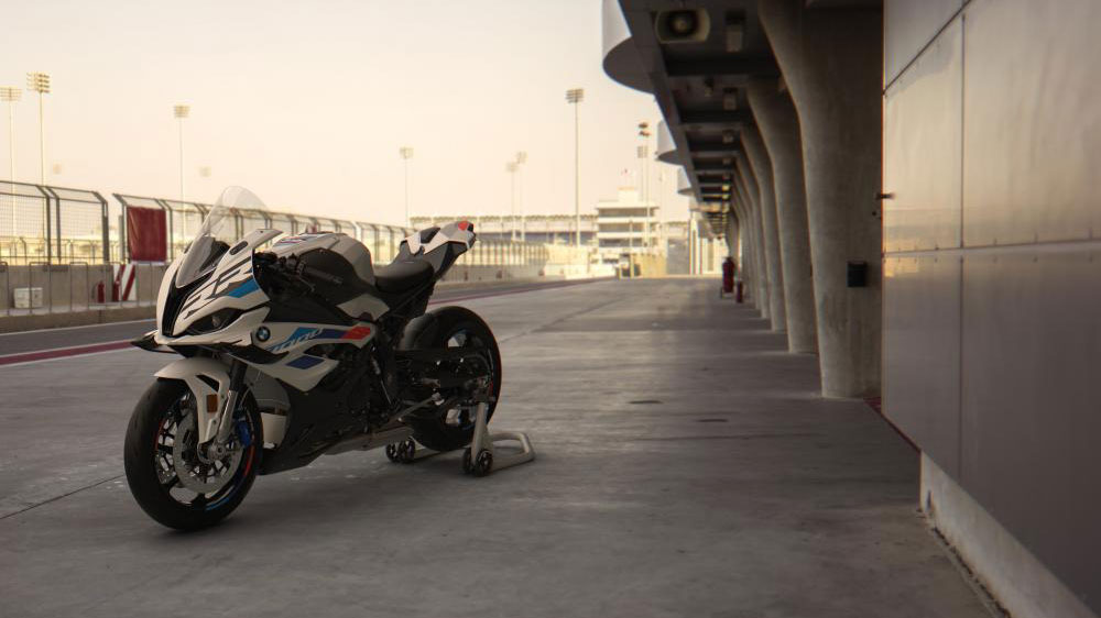 Νέα BMW S 1000 RR 2023: Πιο «Μ» από ποτέ