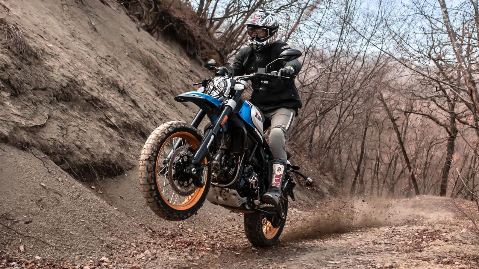 Ducati Scrambler Desert Sled: Διψάει για χώμα