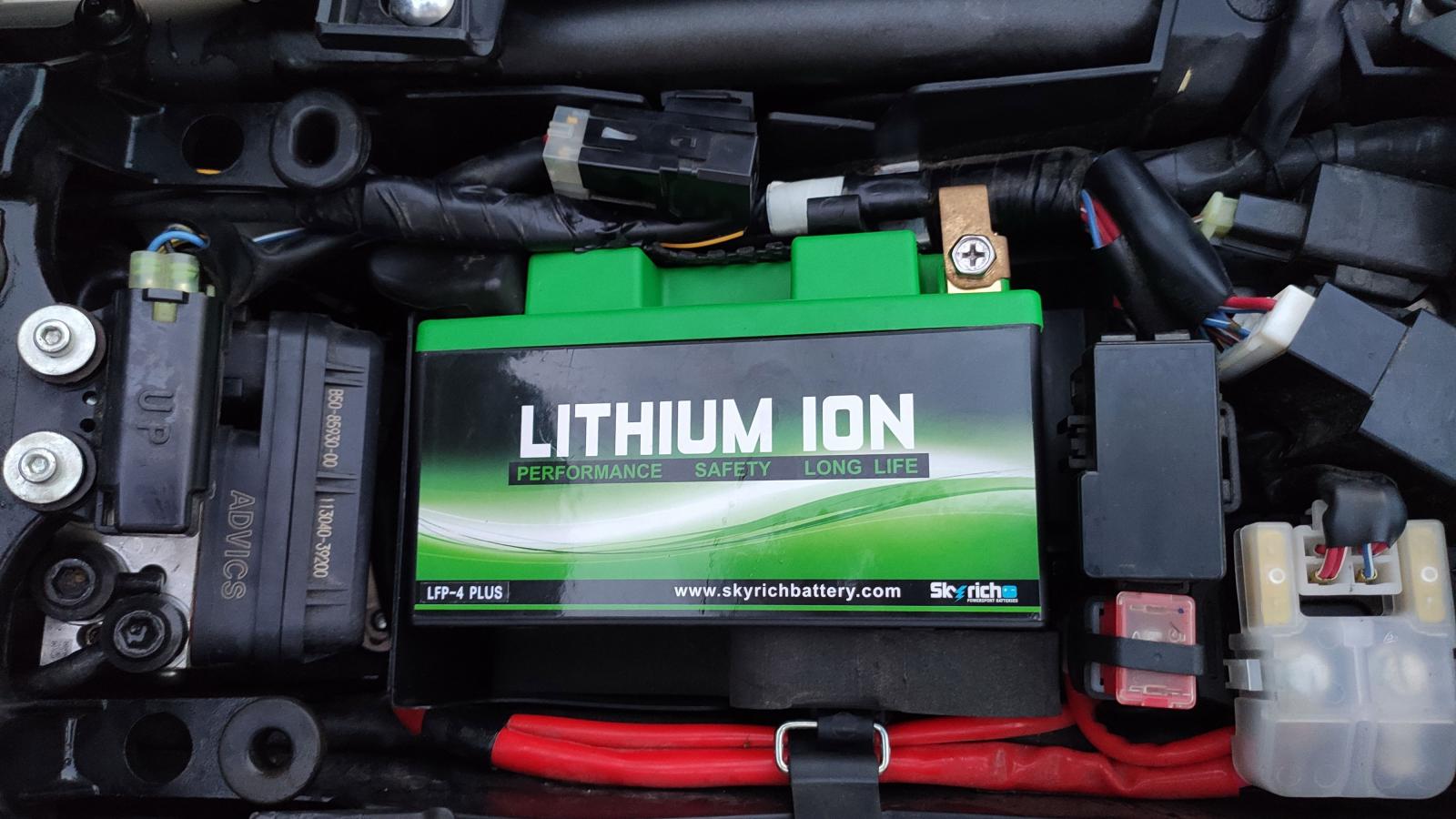 Test μπαταρία λιθίου Skyrich LFP-4 Plus: Μειωμένο βάρος και υψηλή απόδοση