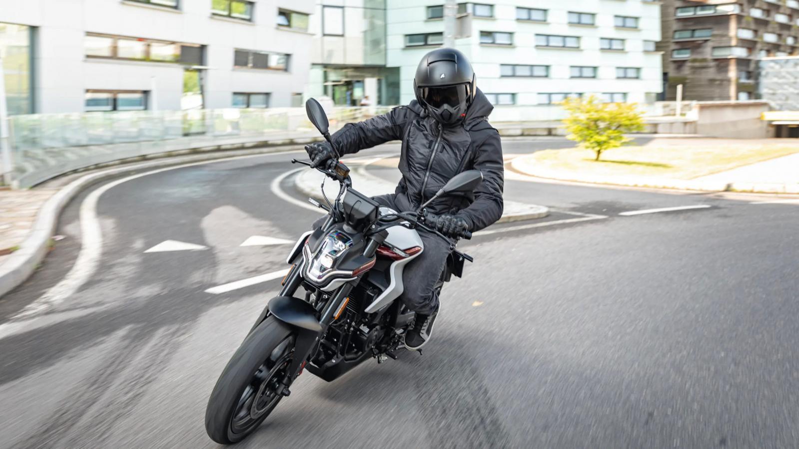 Malaguti Drakon 125: Μοτοσυκλέτα που ήρθε από το αύριο!