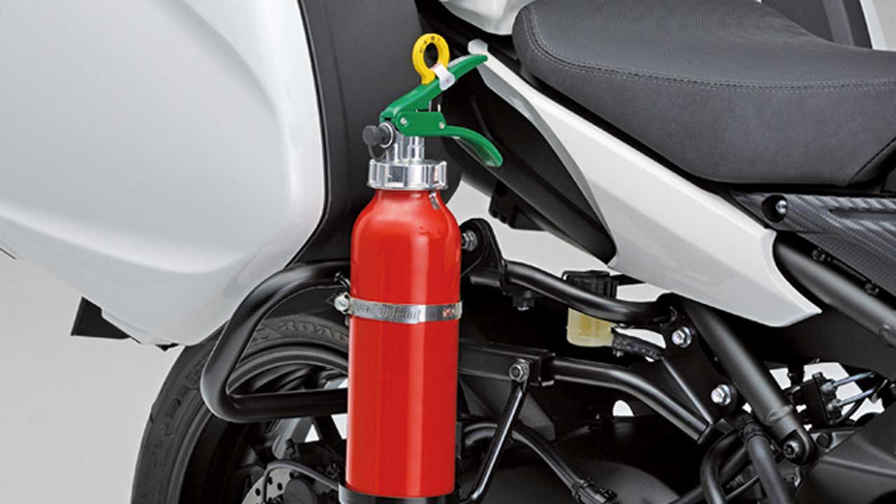 Πυροσβεστήρας-τρίγωνο: Υποχρεωτικά και στις μοτοσυκλέτες;