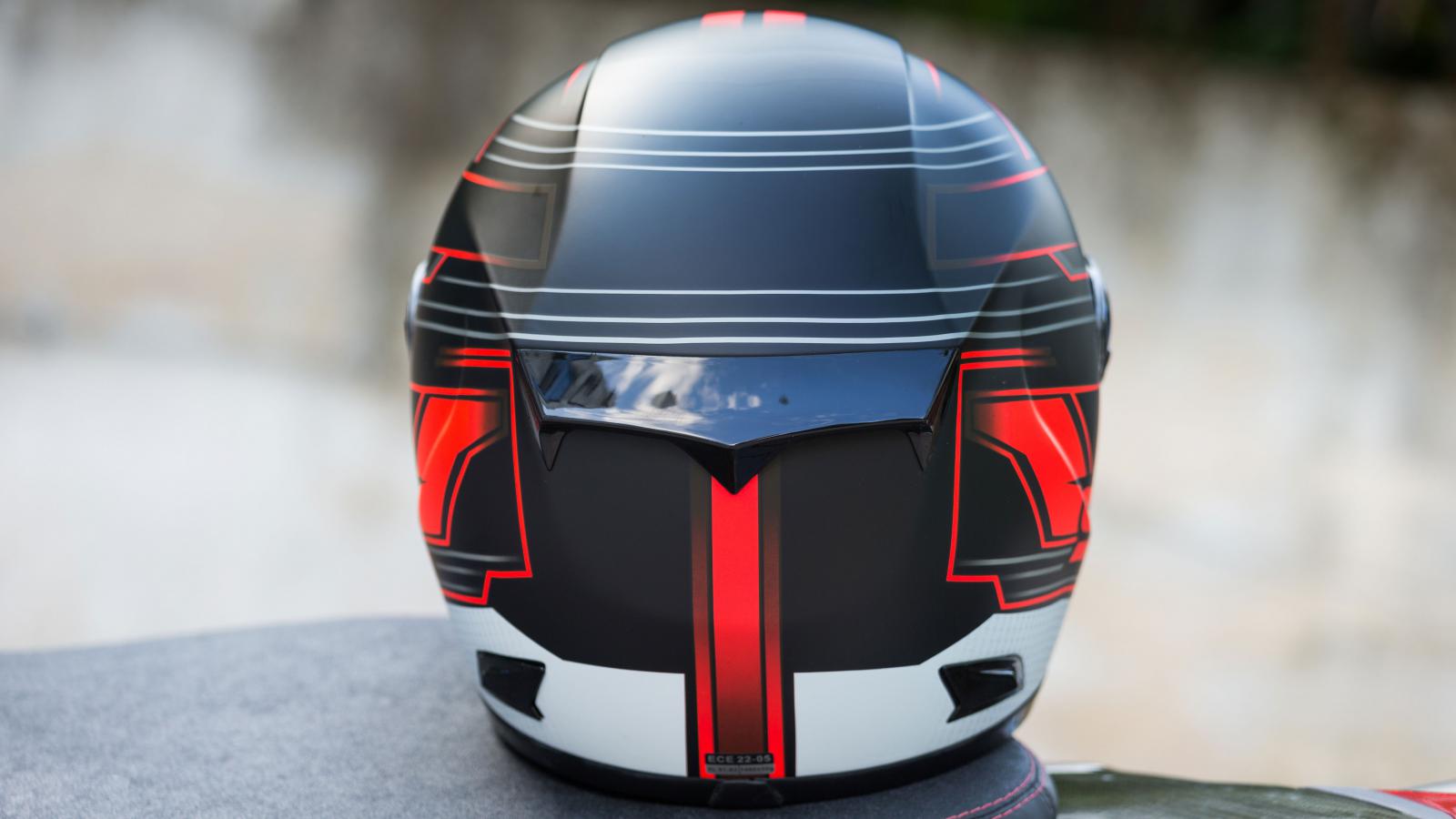 Test STR Bullet: Αεροδυναμικό design και μοντέρνα εμφάνιση