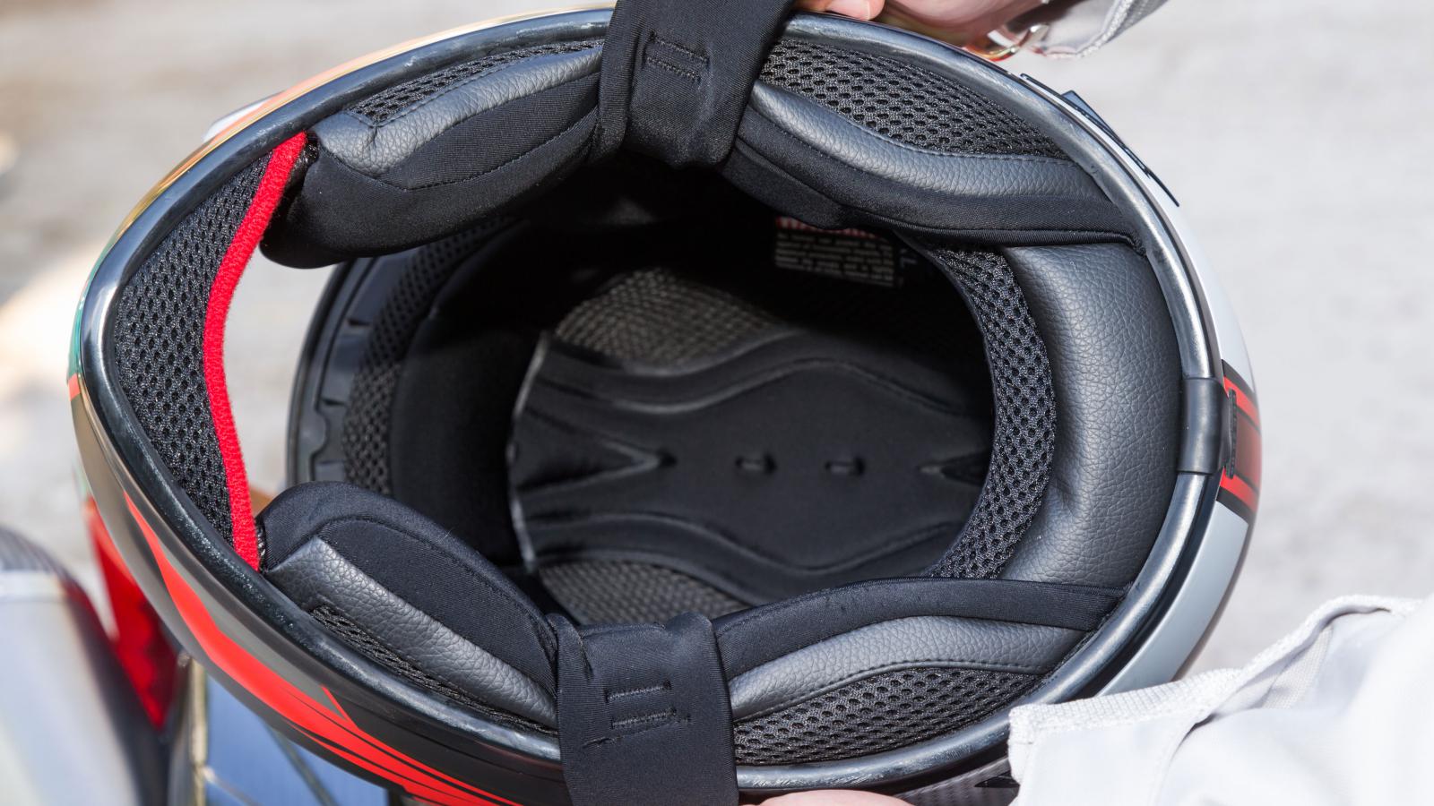 Test STR Bullet: Αεροδυναμικό design και μοντέρνα εμφάνιση