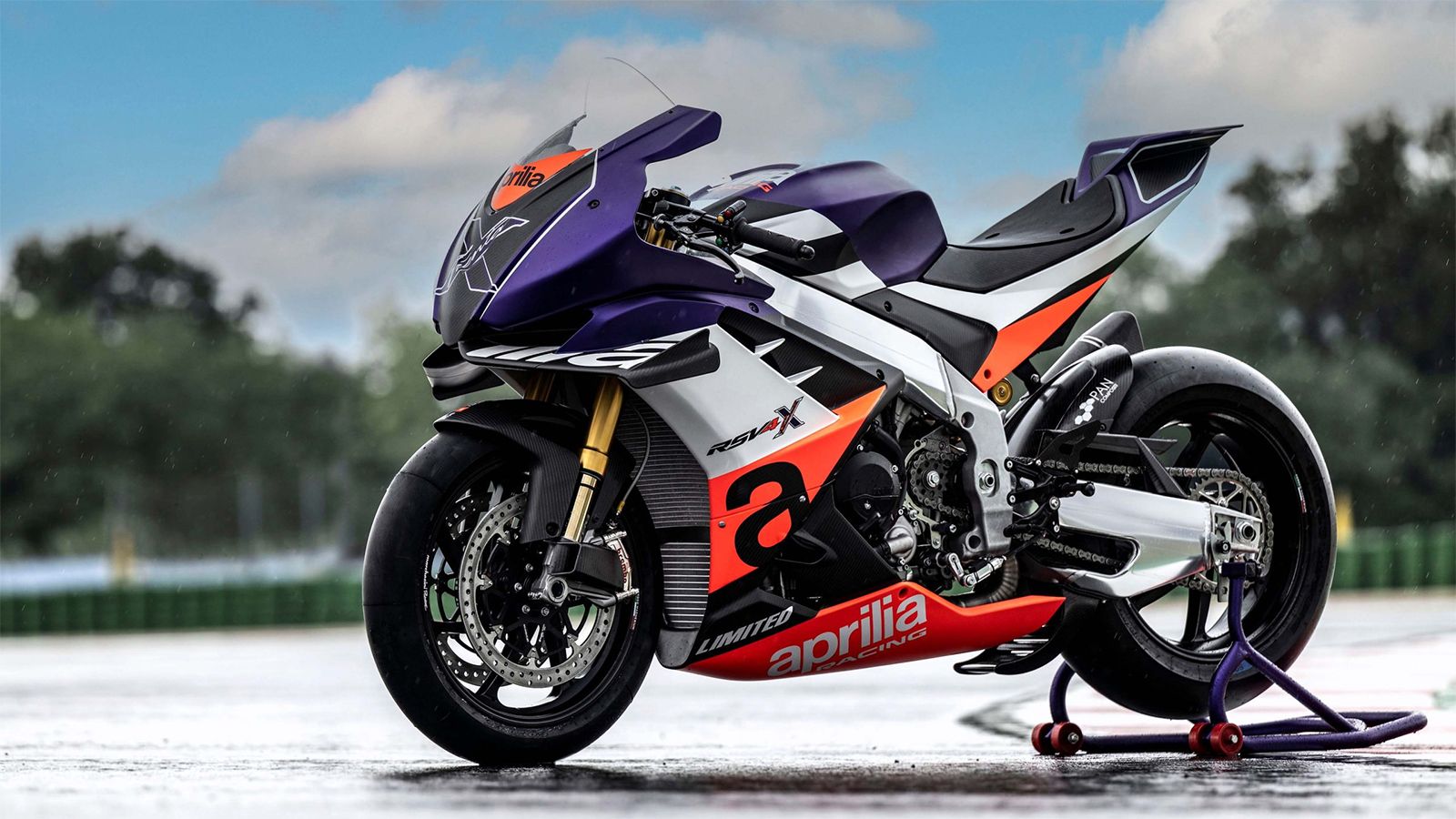 Η Aprilia RSV4 XTrenta