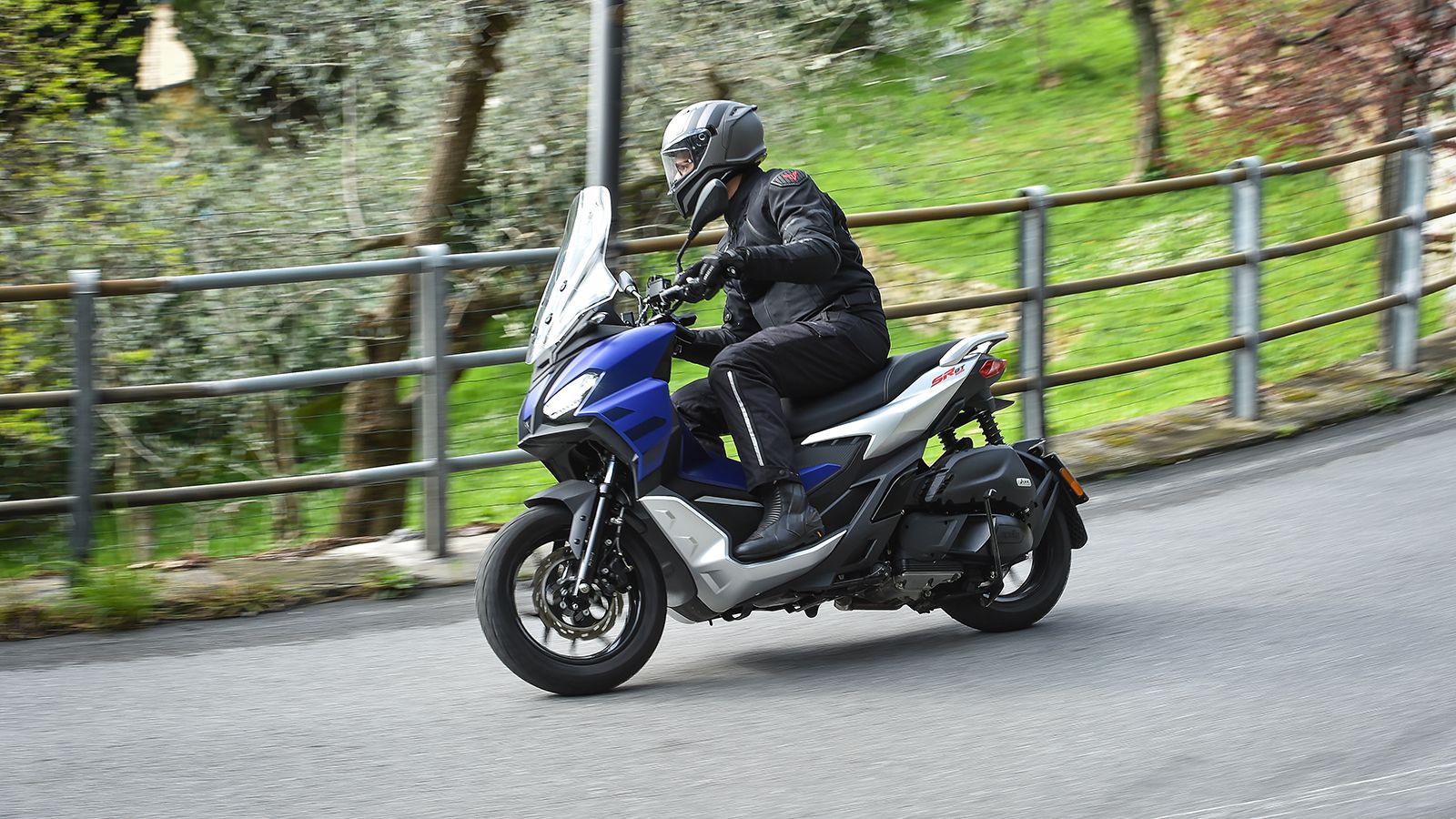 Aprilia SR GT 125 - SR GT 200 2022: Οδηγούμε στην Ιταλία