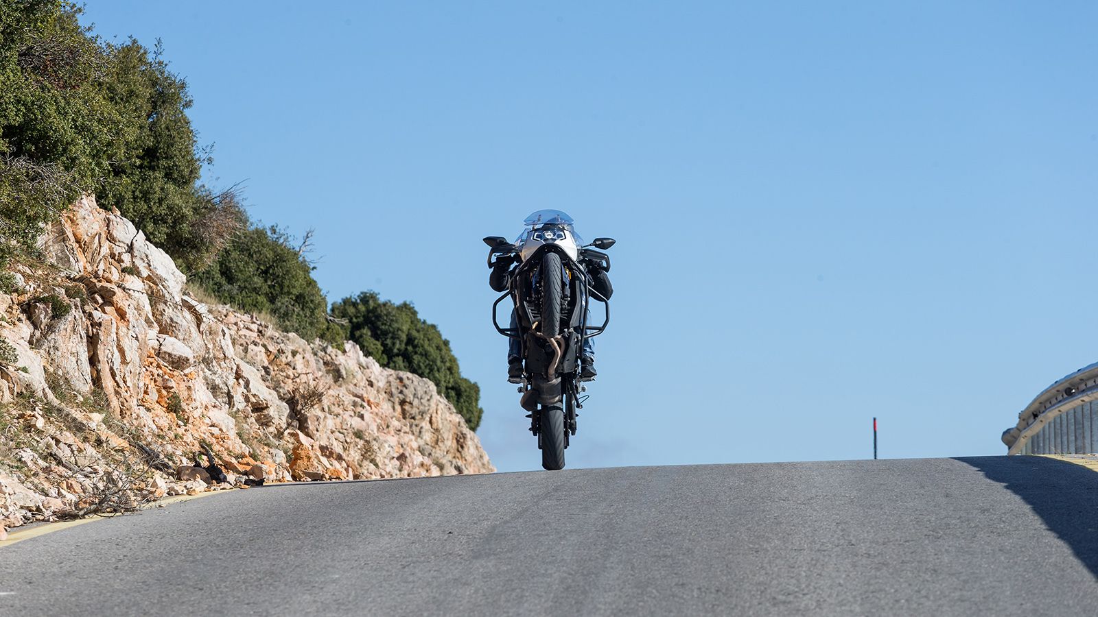 CFMOTO 650MT - Test: Πολυ-εργαλείο 650 κυβικών!