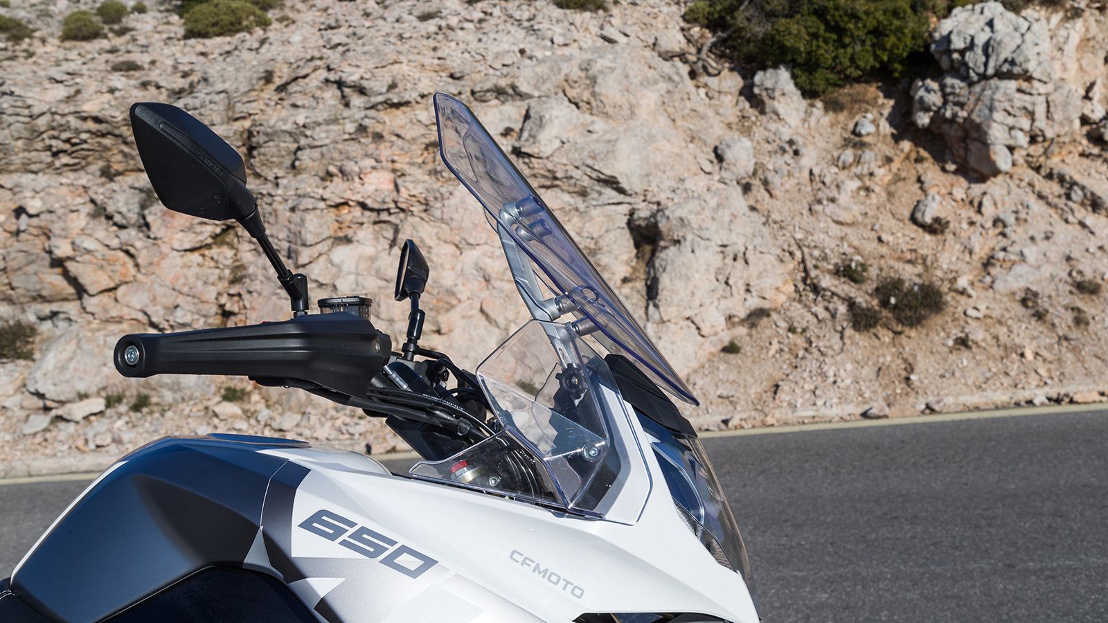 Η ρυθμιζόμενη ζελατίνα και οι χούφτες θα διώξουν αποτελεσματικά τον αέρα.