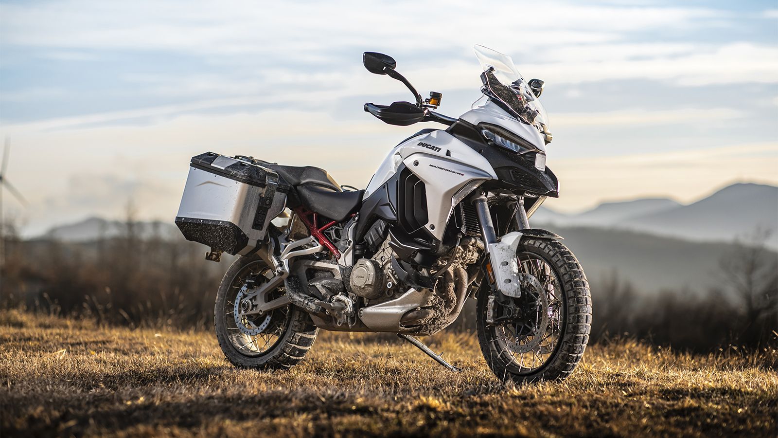 Η Ducati Multistrada V4 S 2022 στο νέο χρώμα Iceberg White