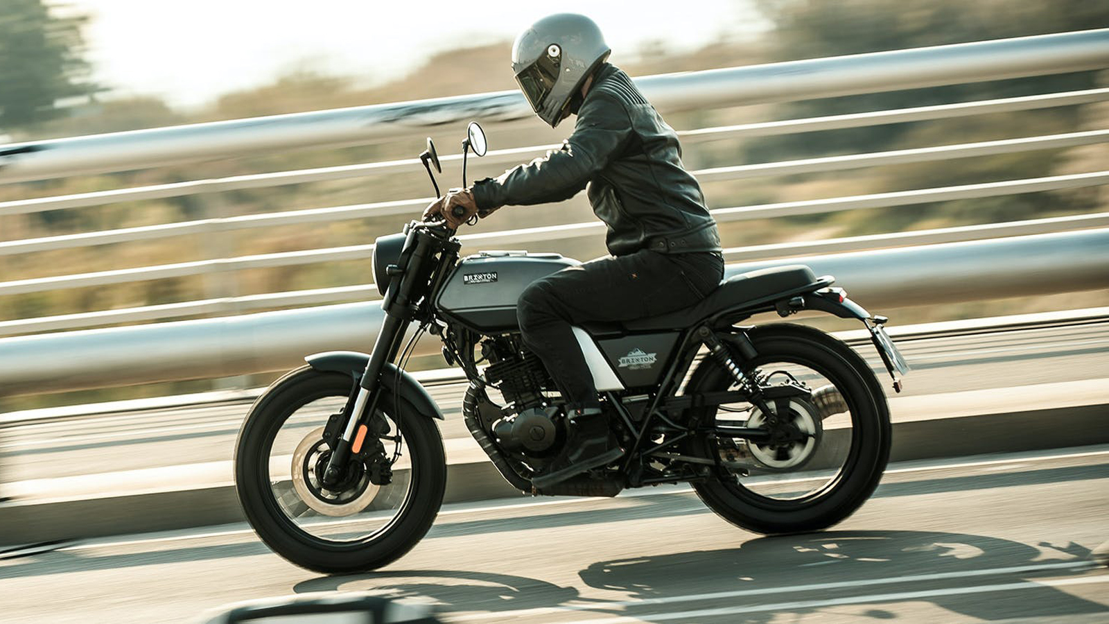 Μικρομεσαίες μοτοσυκλέτες με εμφάνιση που τα «σπάει»