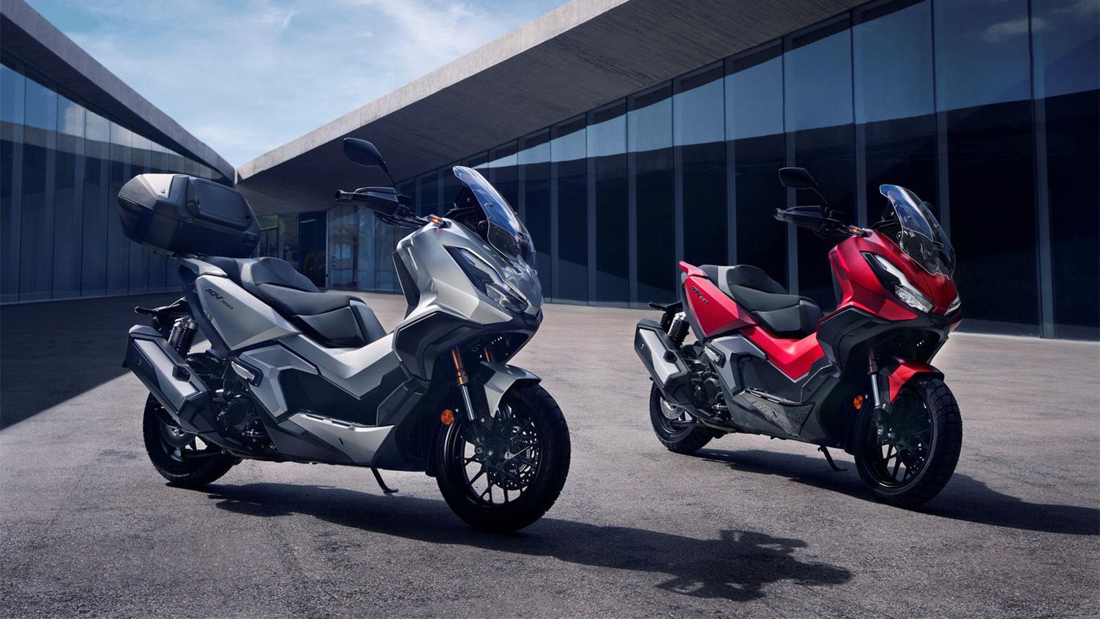 Honda ADV 350: Το μοναδικό με ανεστραμμένο πιρούνι στην κατηγορία του