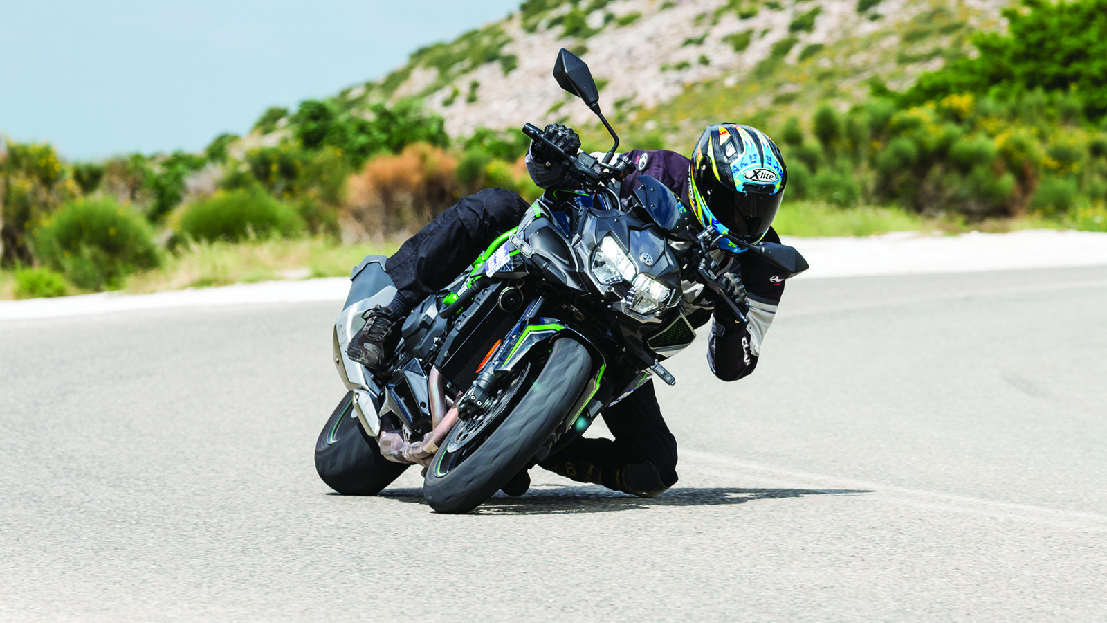 3 Hot Super Naked: Aprilia Tuono V4, Ducati Streetfighter V4, Kawasaki Z H2