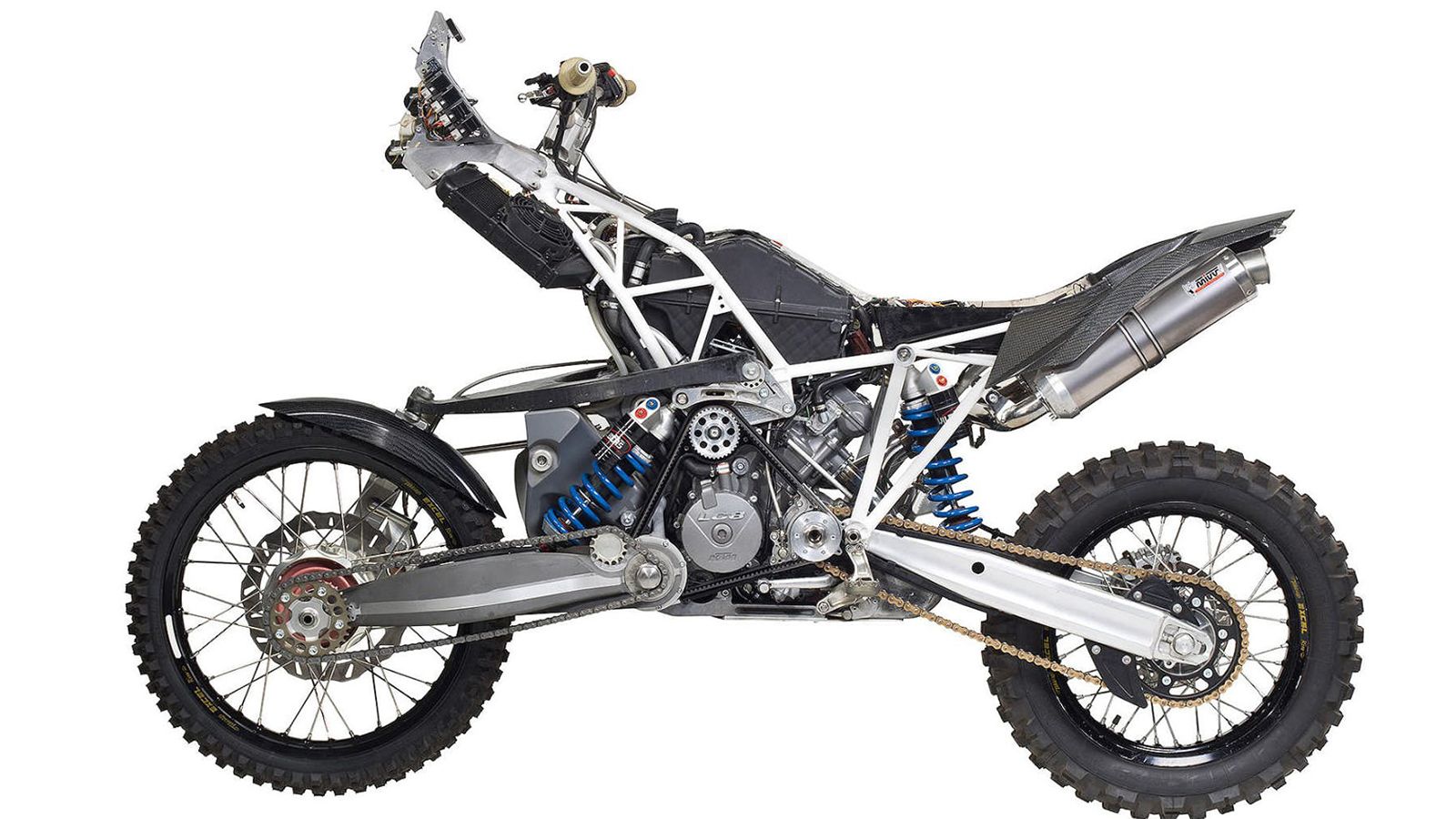 Μια KTM 990 Adventure, με το σύστημα μετάδοσης και στον εμπρόσθιο τροχό DT-A του Guido Koch.