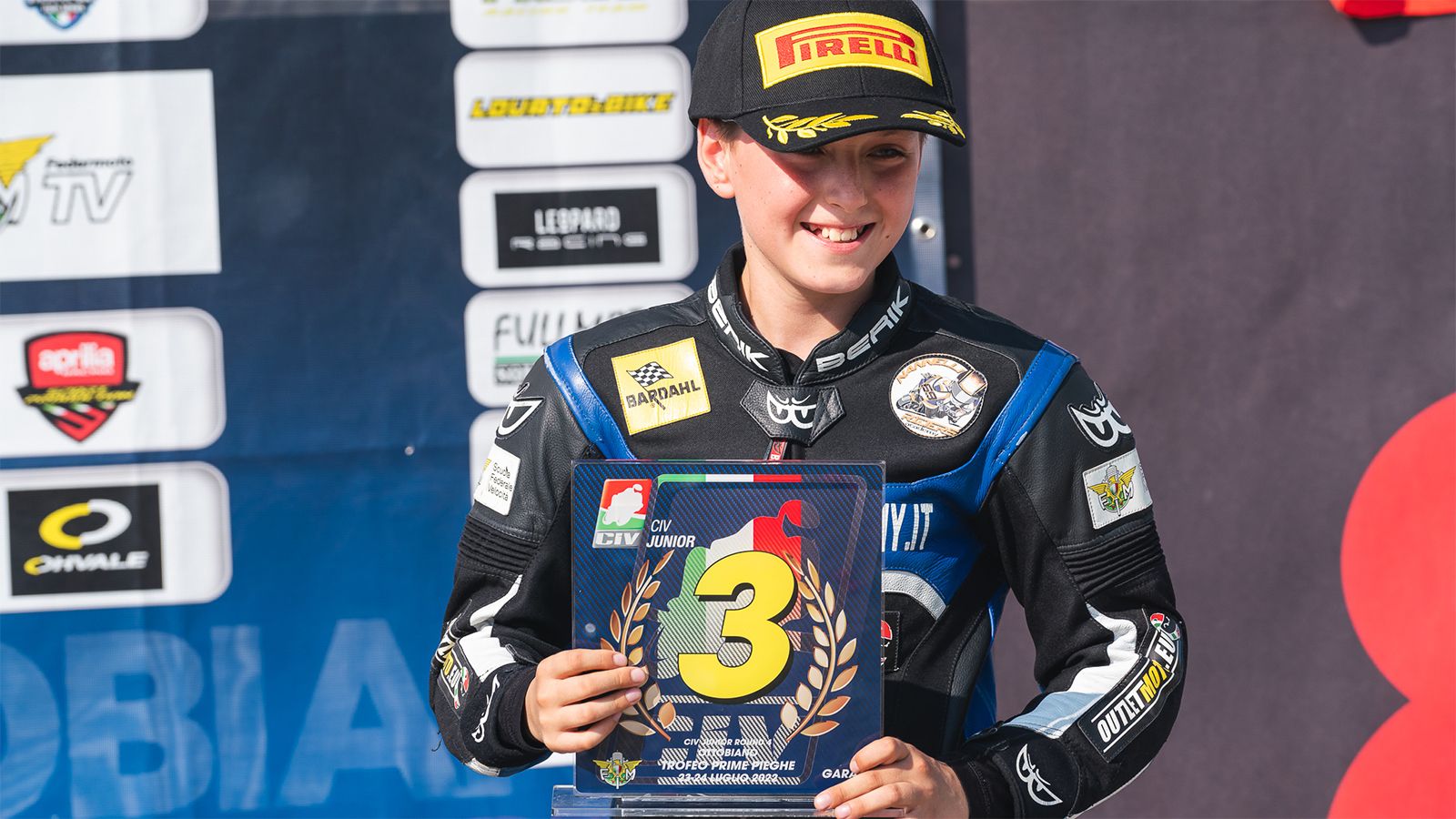 Ο Παναγιώτης Κολλάρος, την στιγμή της βράβευσης του. 