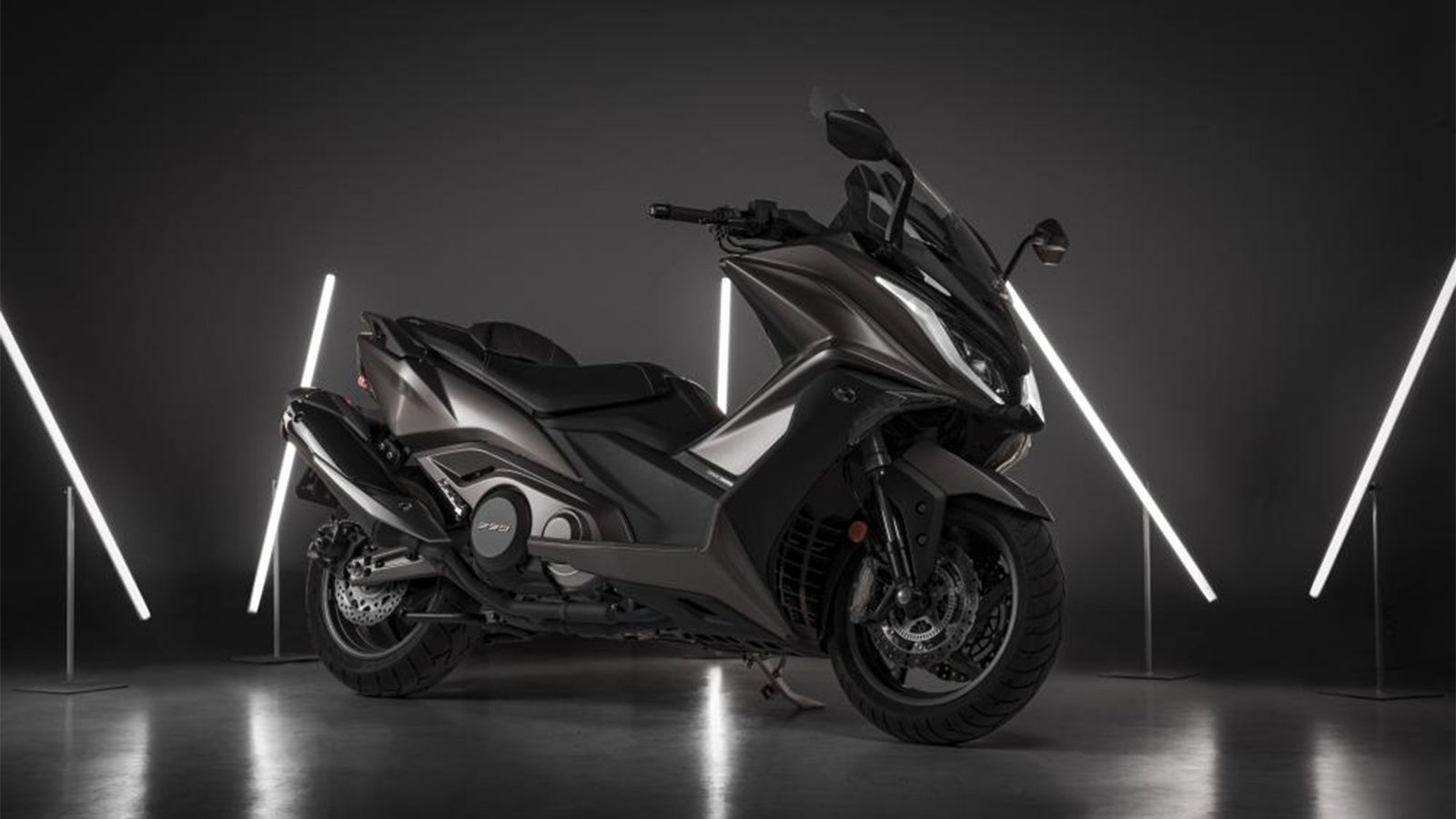 AK550: Το καλύτερο Scooter που έφτιαξε ποτέ η KYMCO 
