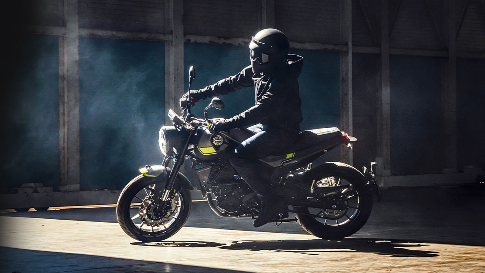 Μικρομεσαίες μοτοσυκλέτες με εμφάνιση που τα «σπάει»