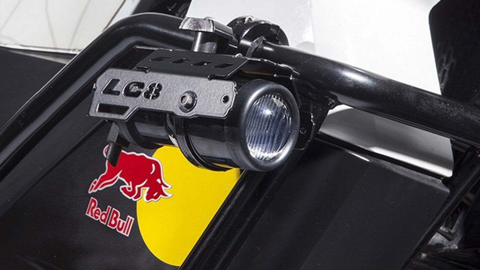 Προβολάκια Hella με βάσεις για κάγκελα KTM 950/990 Adventure