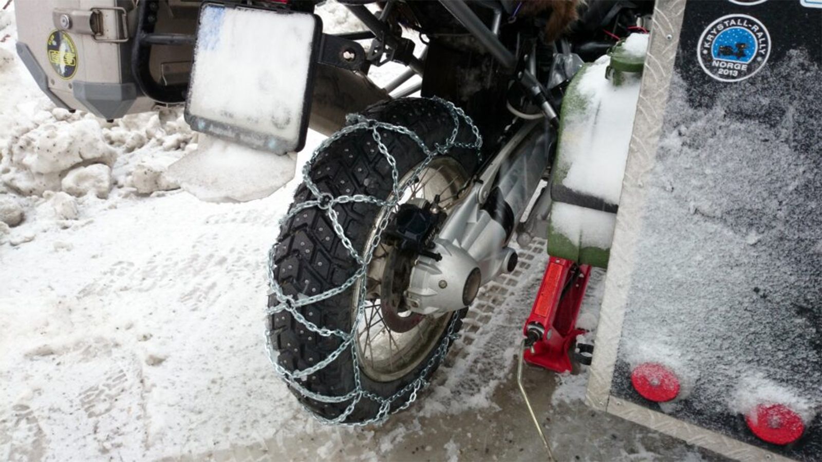 Τι παίζει με τις αντιολισθητικές αλυσίδες και τις μοτοσυκλέτες;