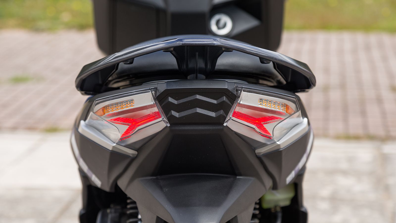 LED φωτισμός πίσω.