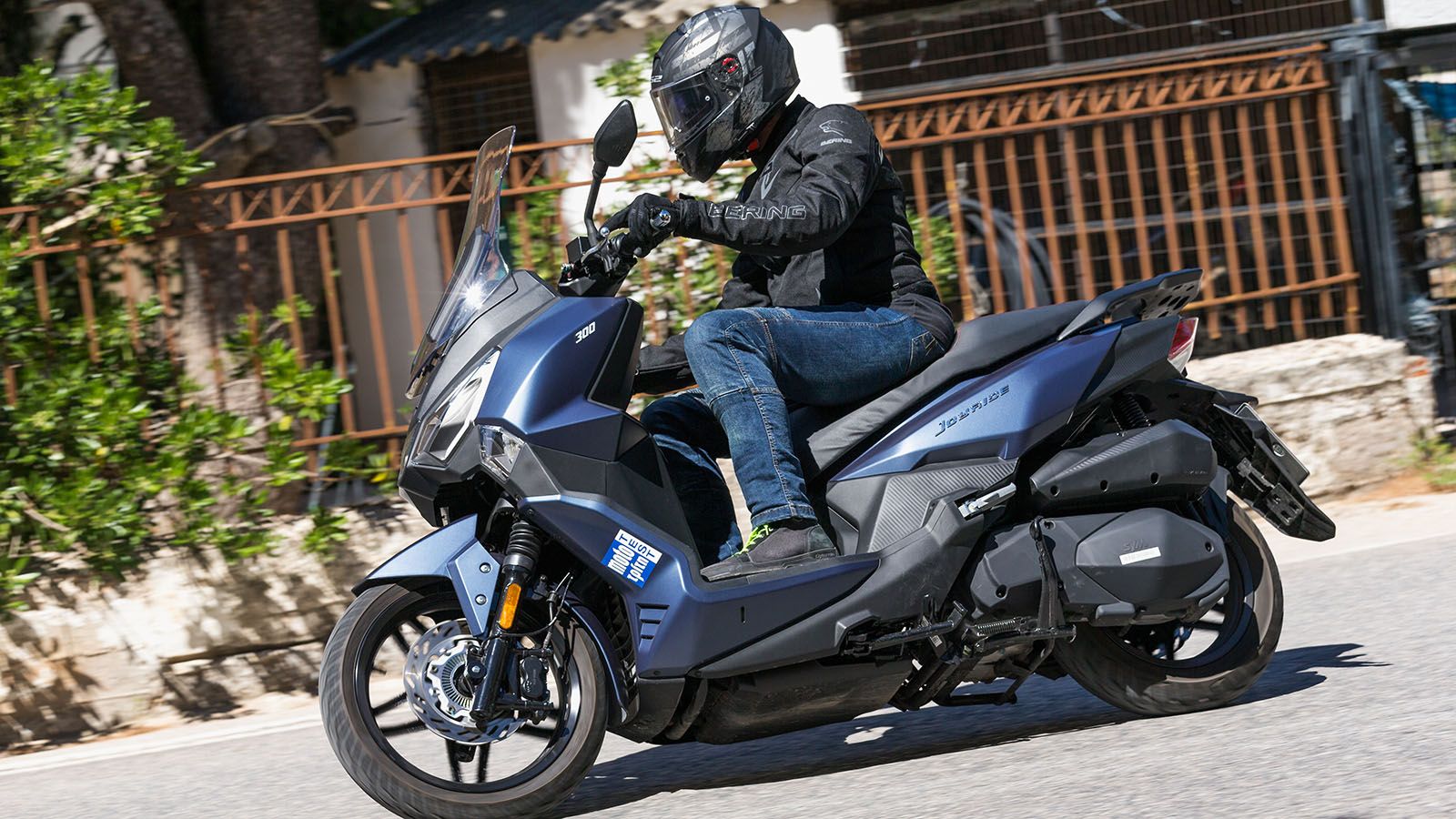 Εξαιρετικά ευέλικτο και ελαφρύ στην πόλη.