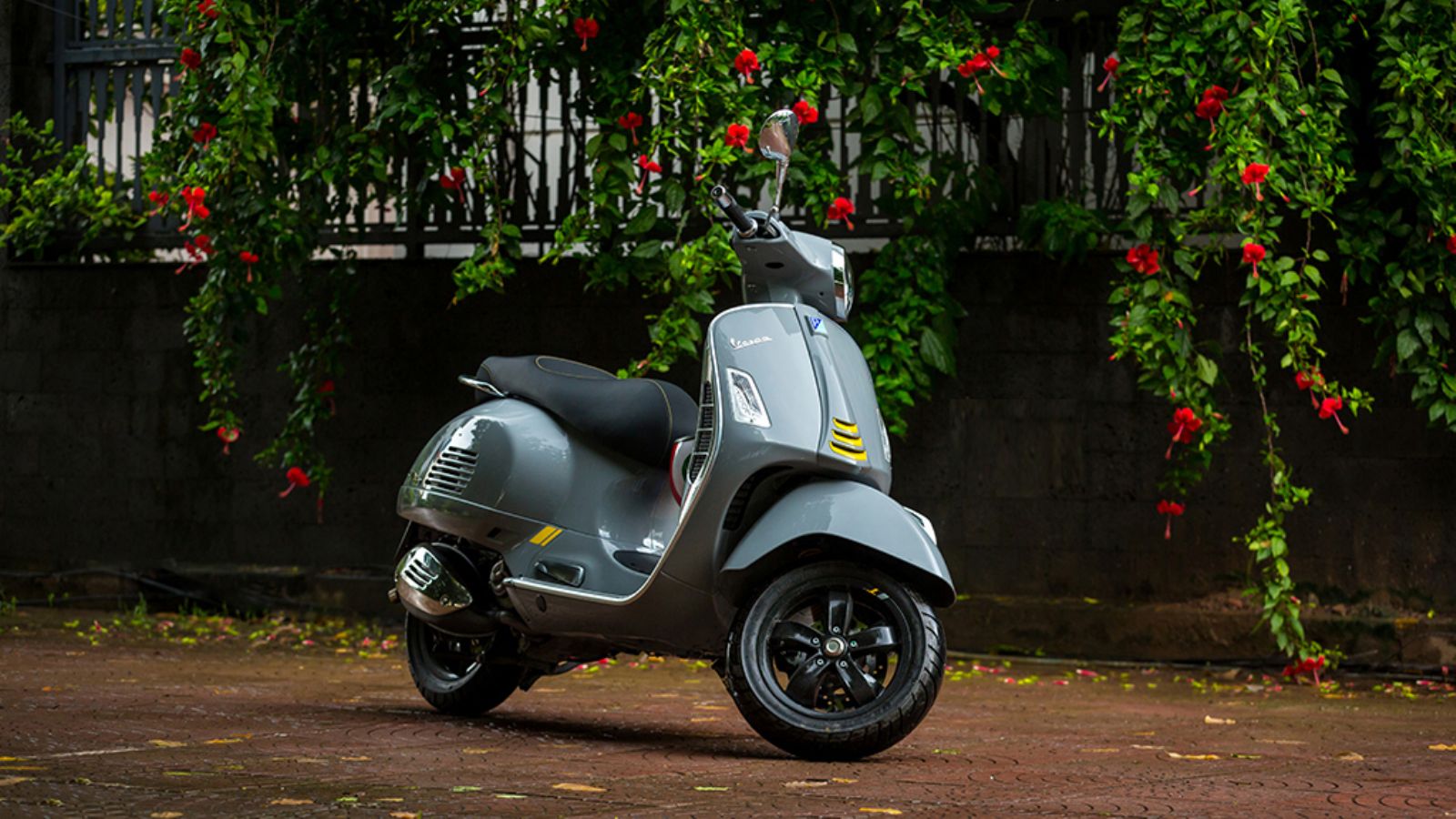 Vespa GTS 300: Οργιάζει στις πωλήσεις 