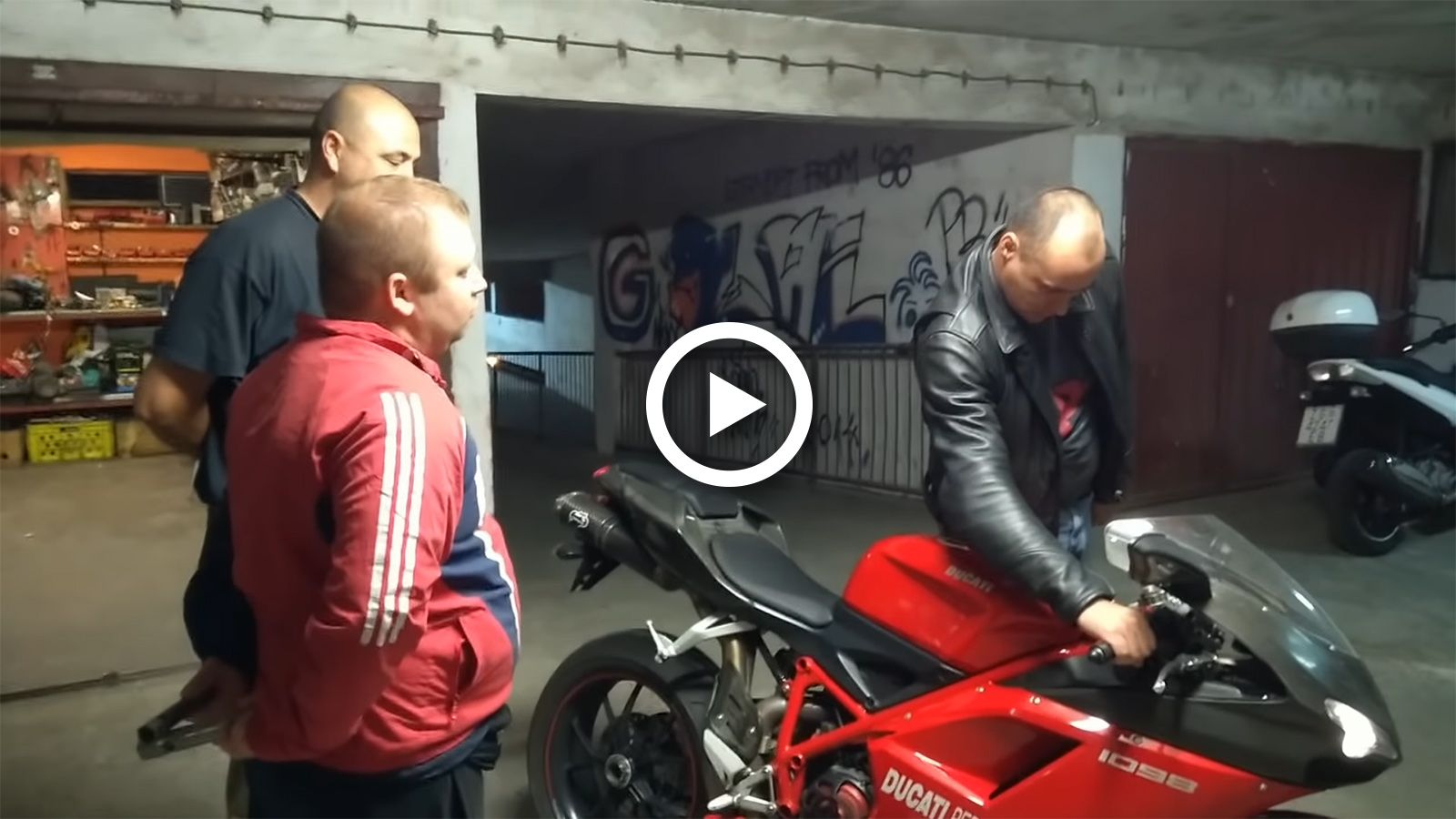 VIDEO: Πώς να τρολάρεις έναν «παρθένο» Ducatisti